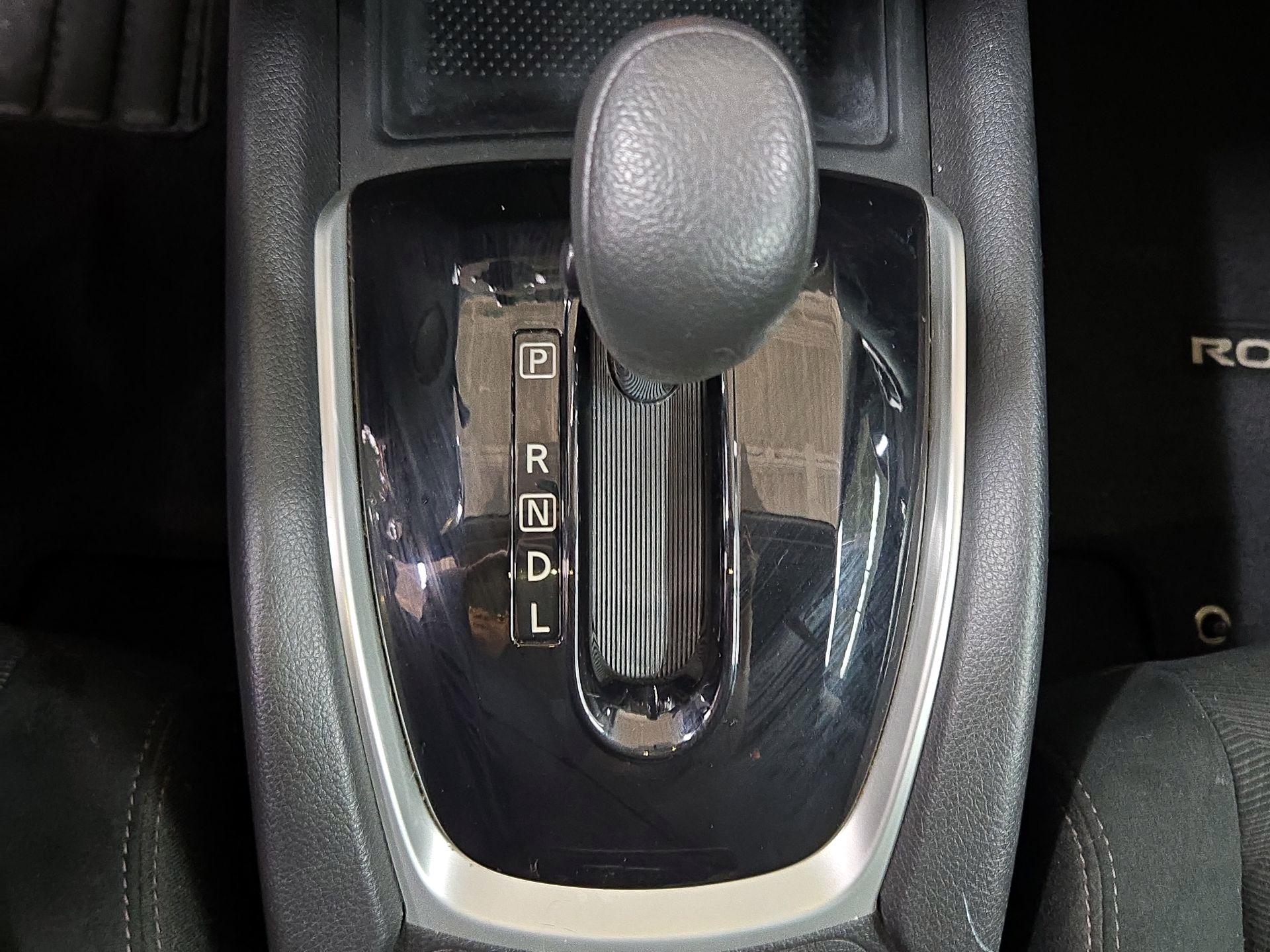 Thumbnail: 2015 Nissan Rogue - 17