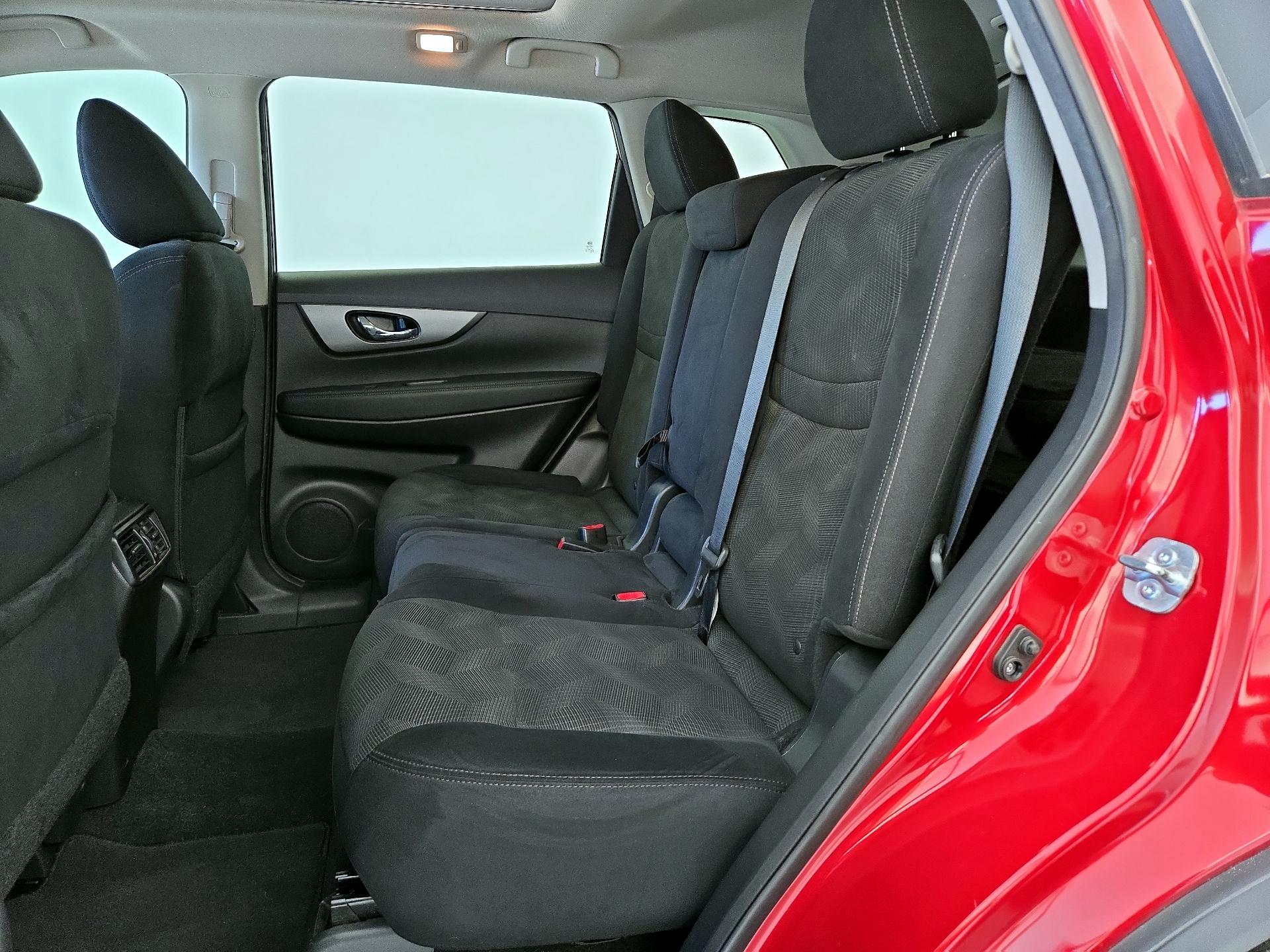 Thumbnail: 2015 Nissan Rogue - 20