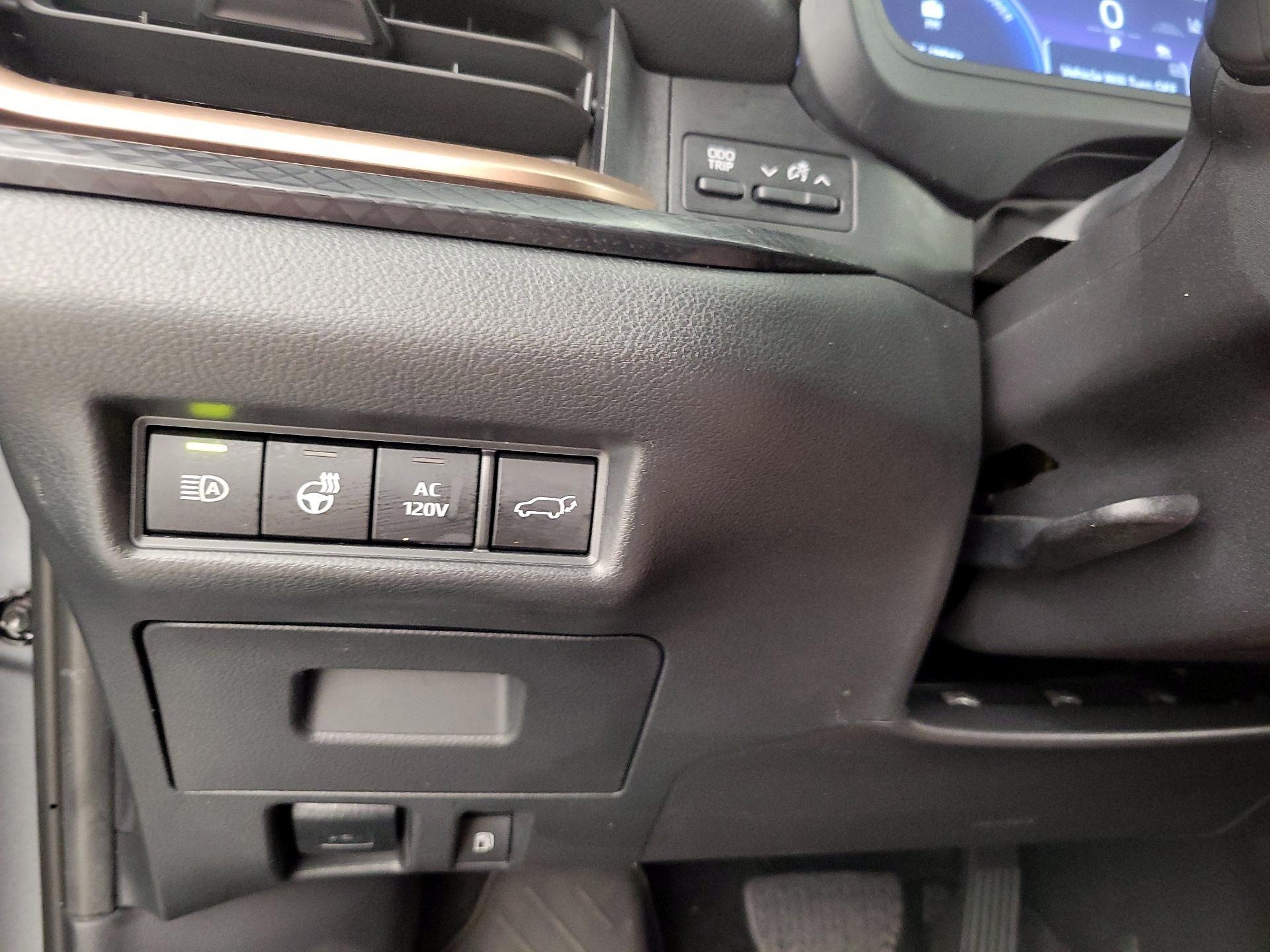 Thumbnail: 2025 Toyota Highlander - 13