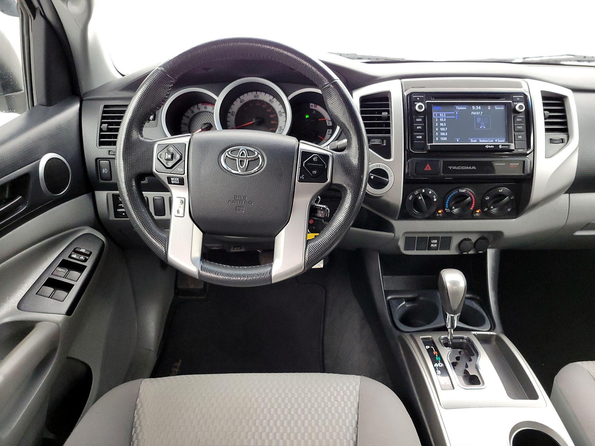 Thumbnail: 2015 Toyota Tacoma - 10
