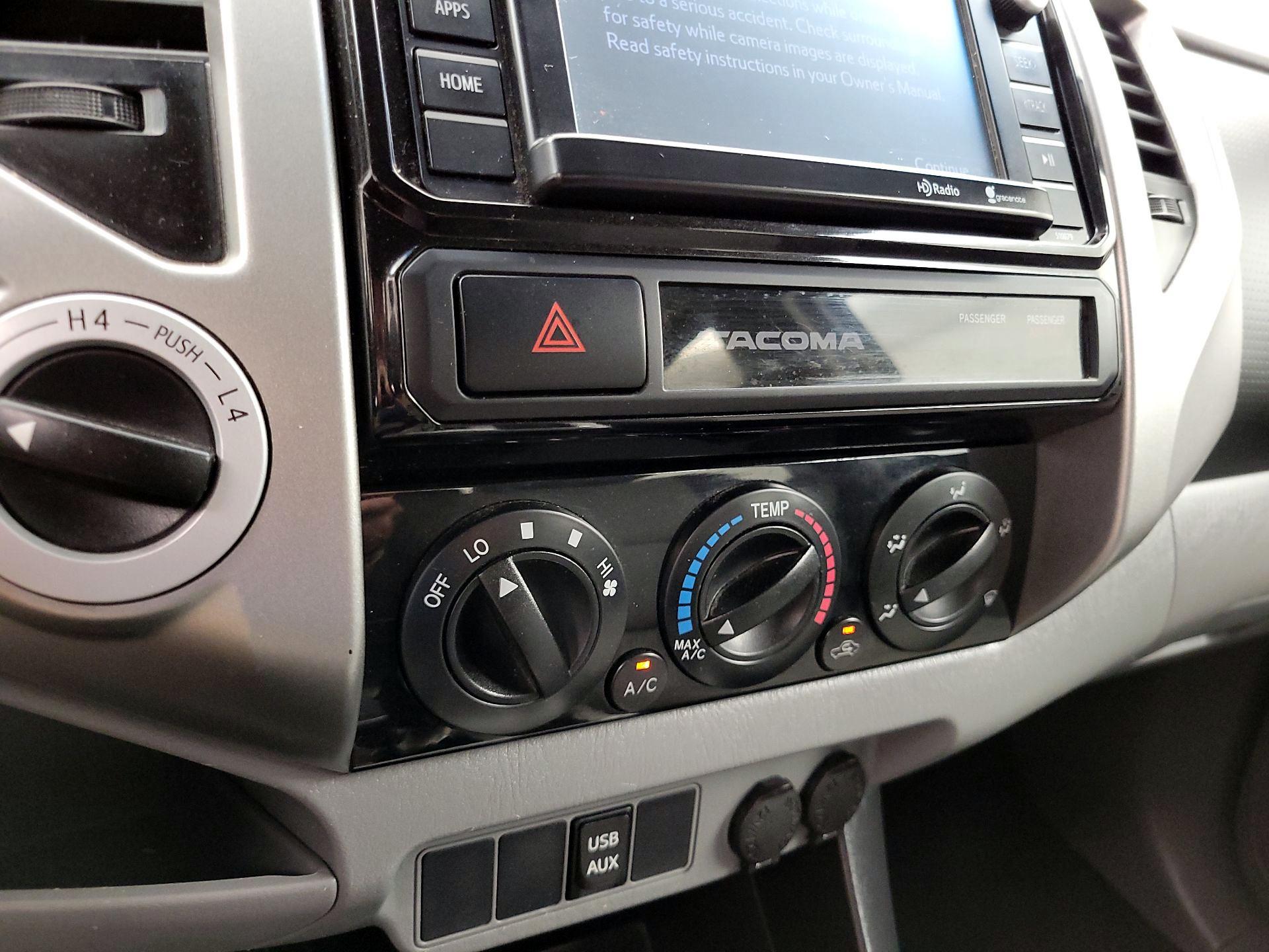 Thumbnail: 2015 Toyota Tacoma - 16