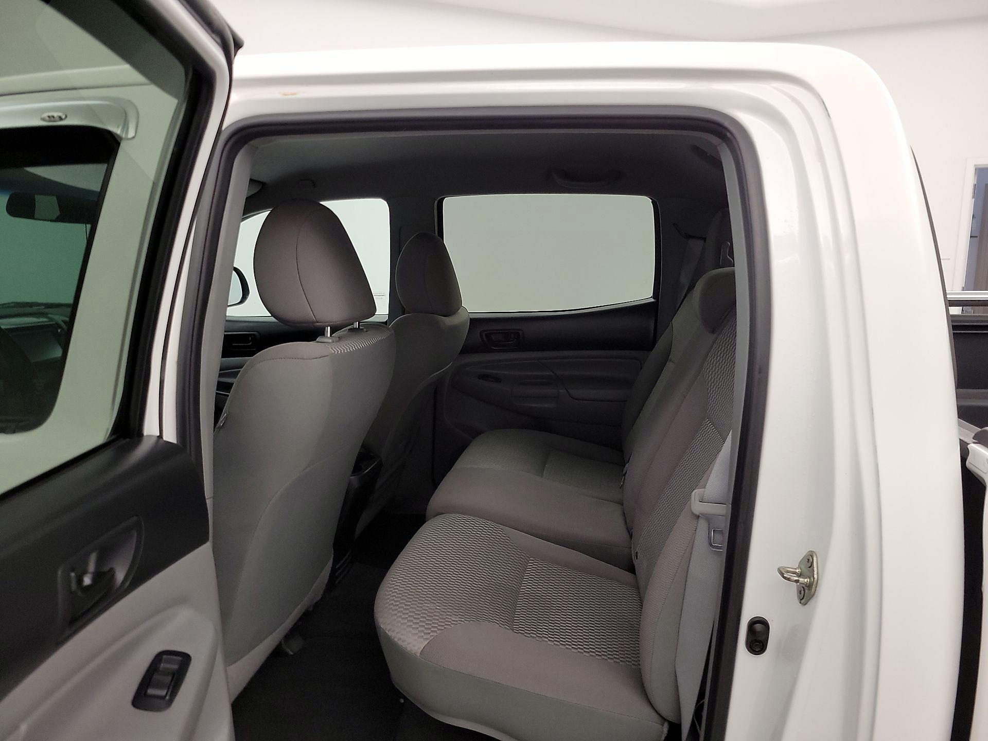 Thumbnail: 2015 Toyota Tacoma - 19
