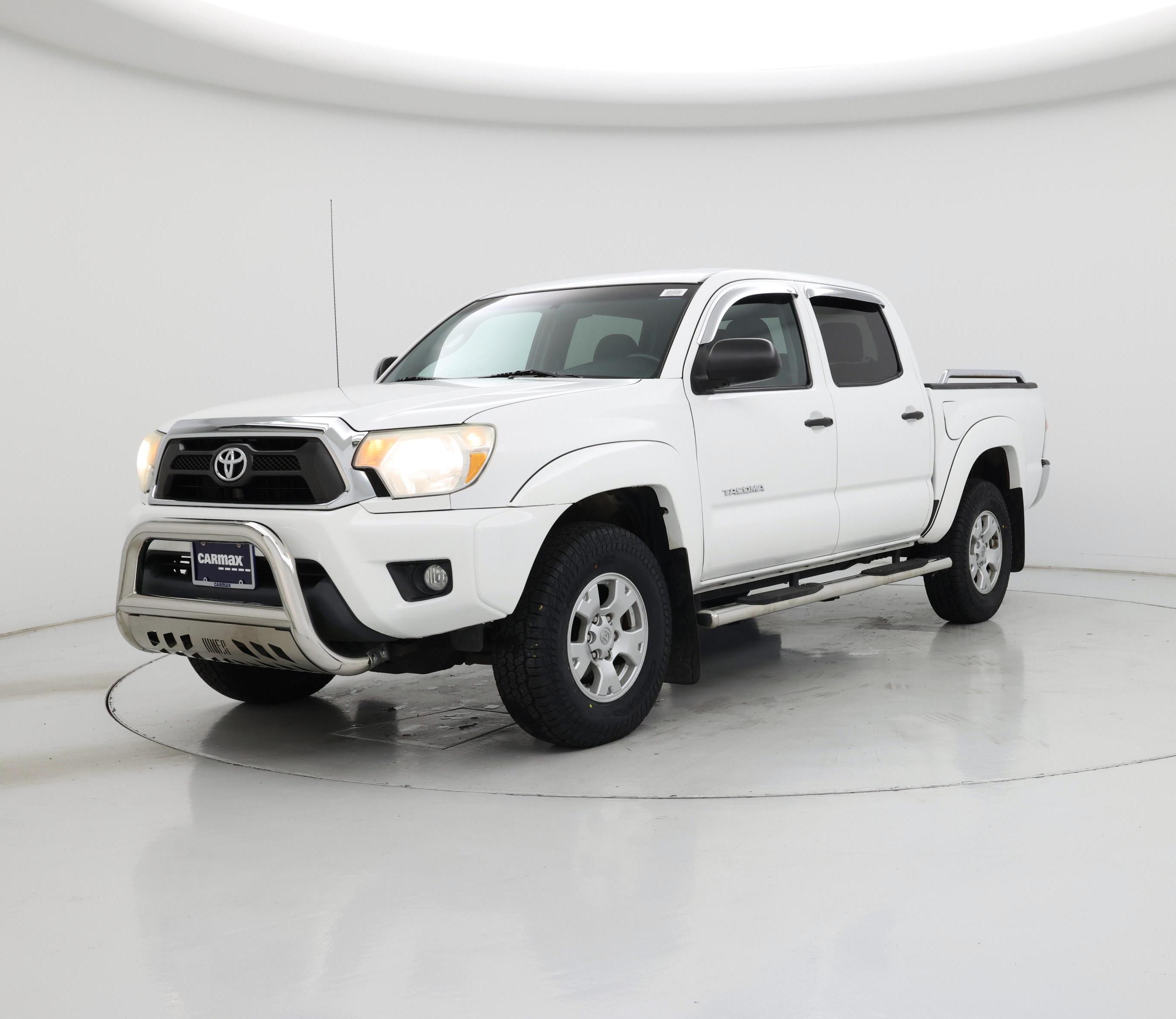 Thumbnail: 2015 Toyota Tacoma - 4