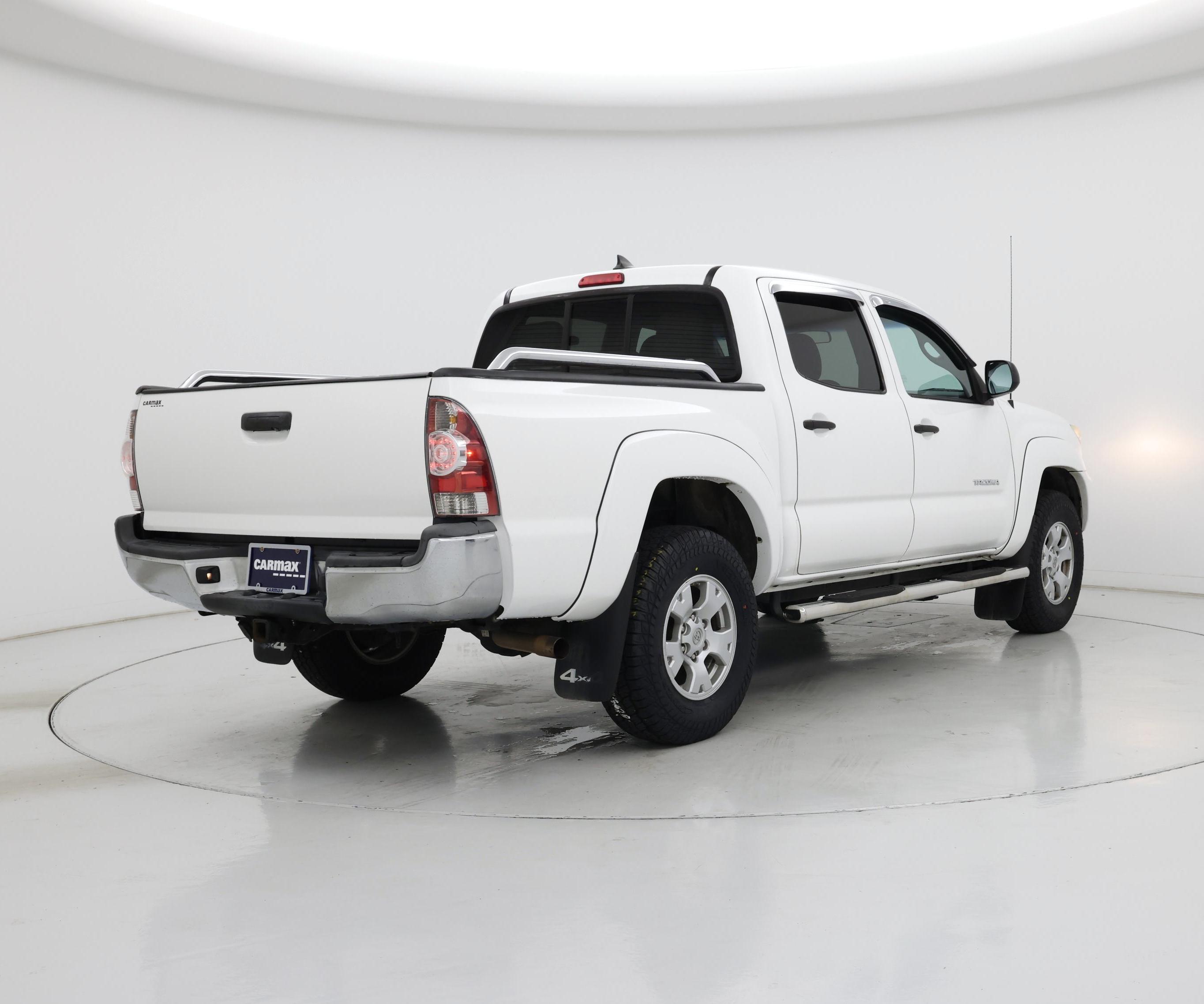 Thumbnail: 2015 Toyota Tacoma - 8