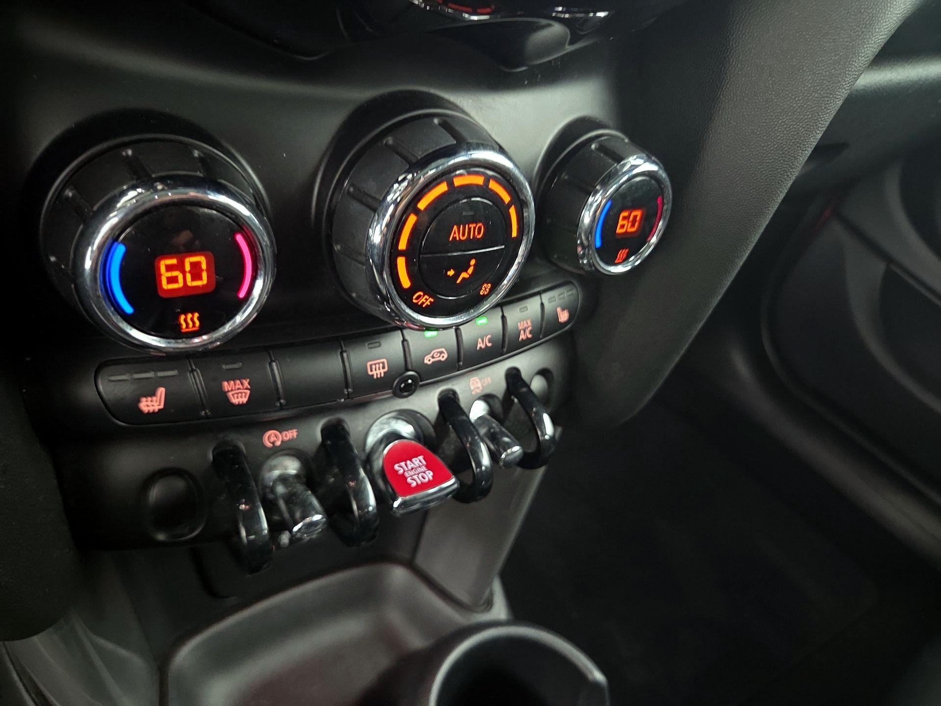 Thumbnail: 2020 MINI Cooper Hardtop - 16
