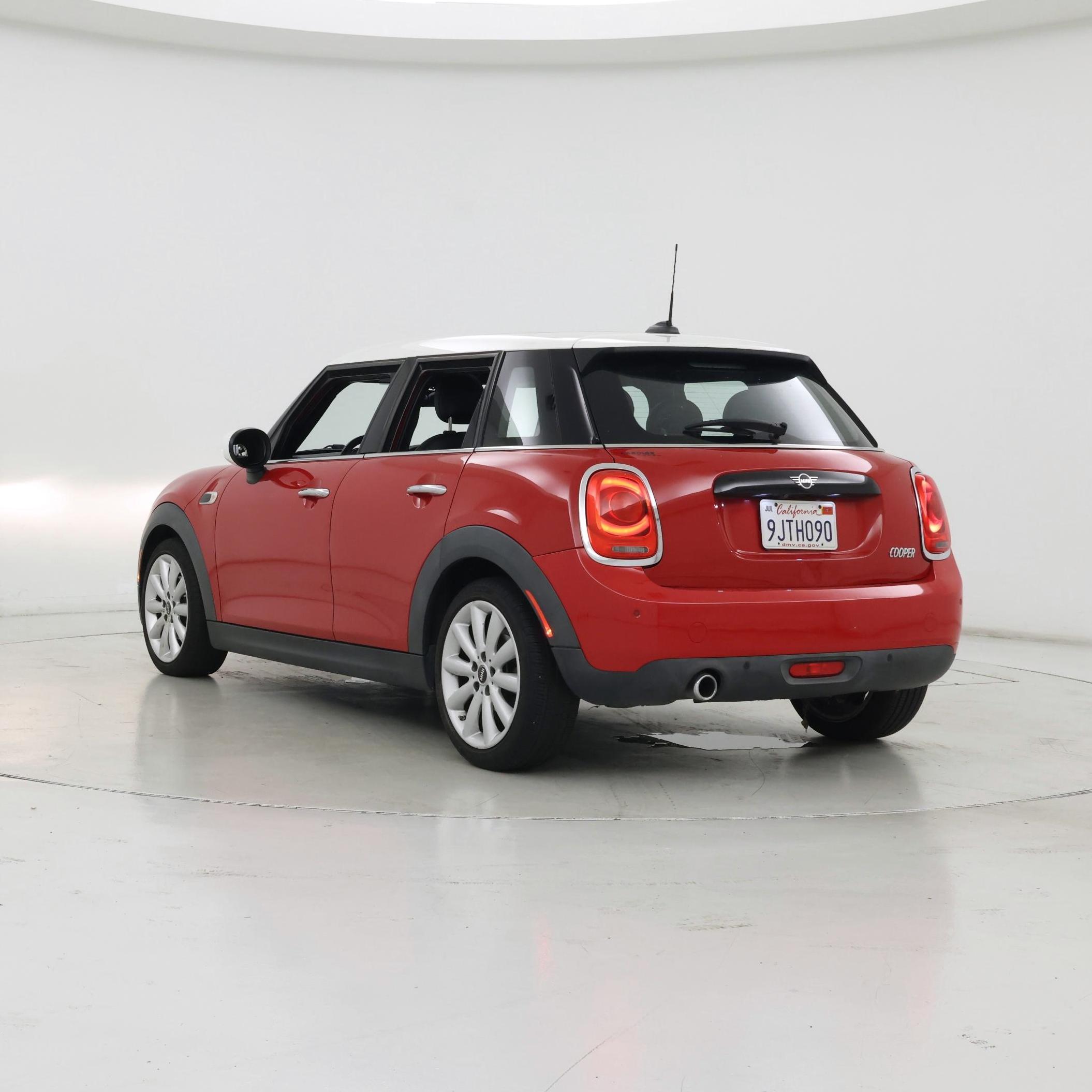 Thumbnail: 2020 MINI Cooper Hardtop - 2