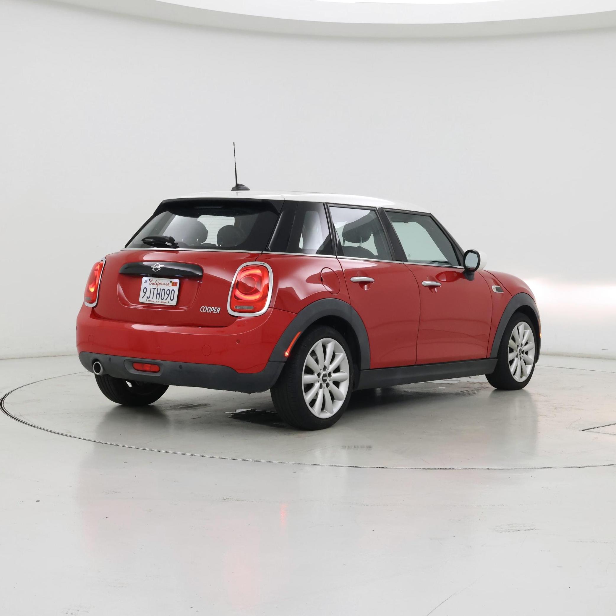 Thumbnail: 2020 MINI Cooper Hardtop - 8