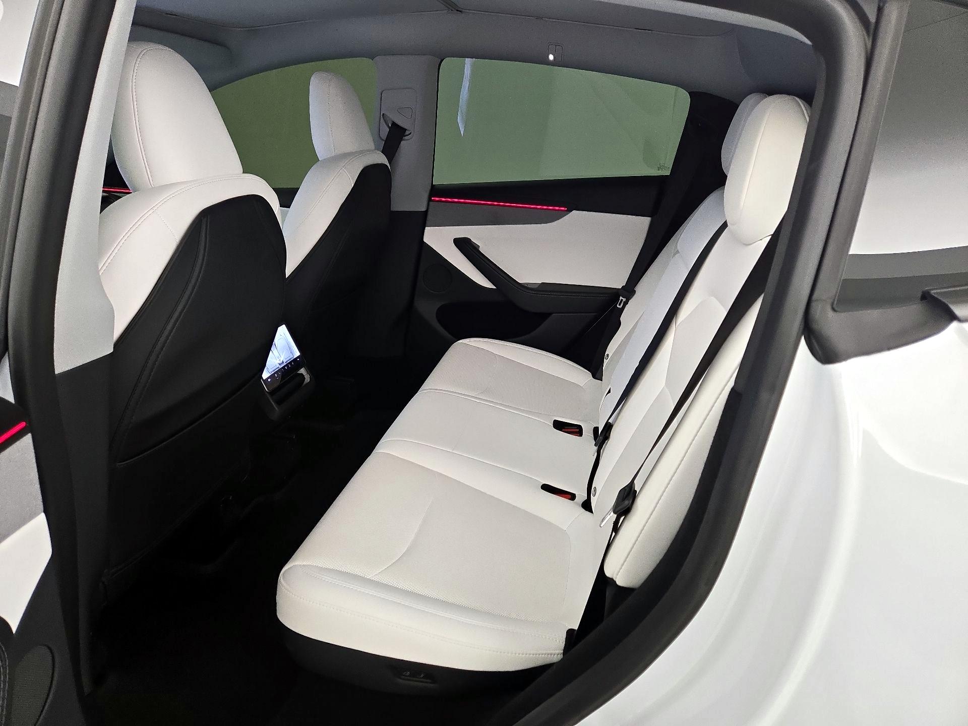 Thumbnail: 2026 Tesla Model Y - 18