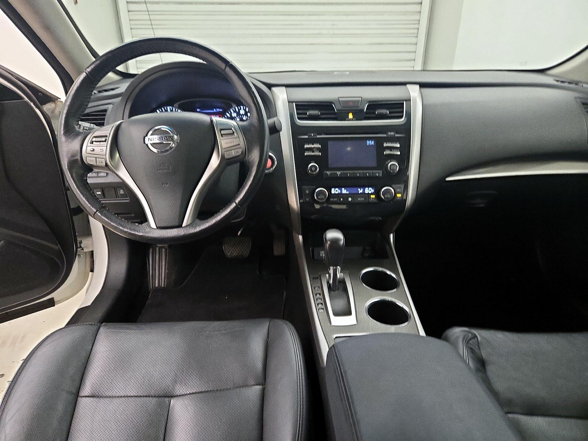 Thumbnail: 2015 Nissan Altima - 9