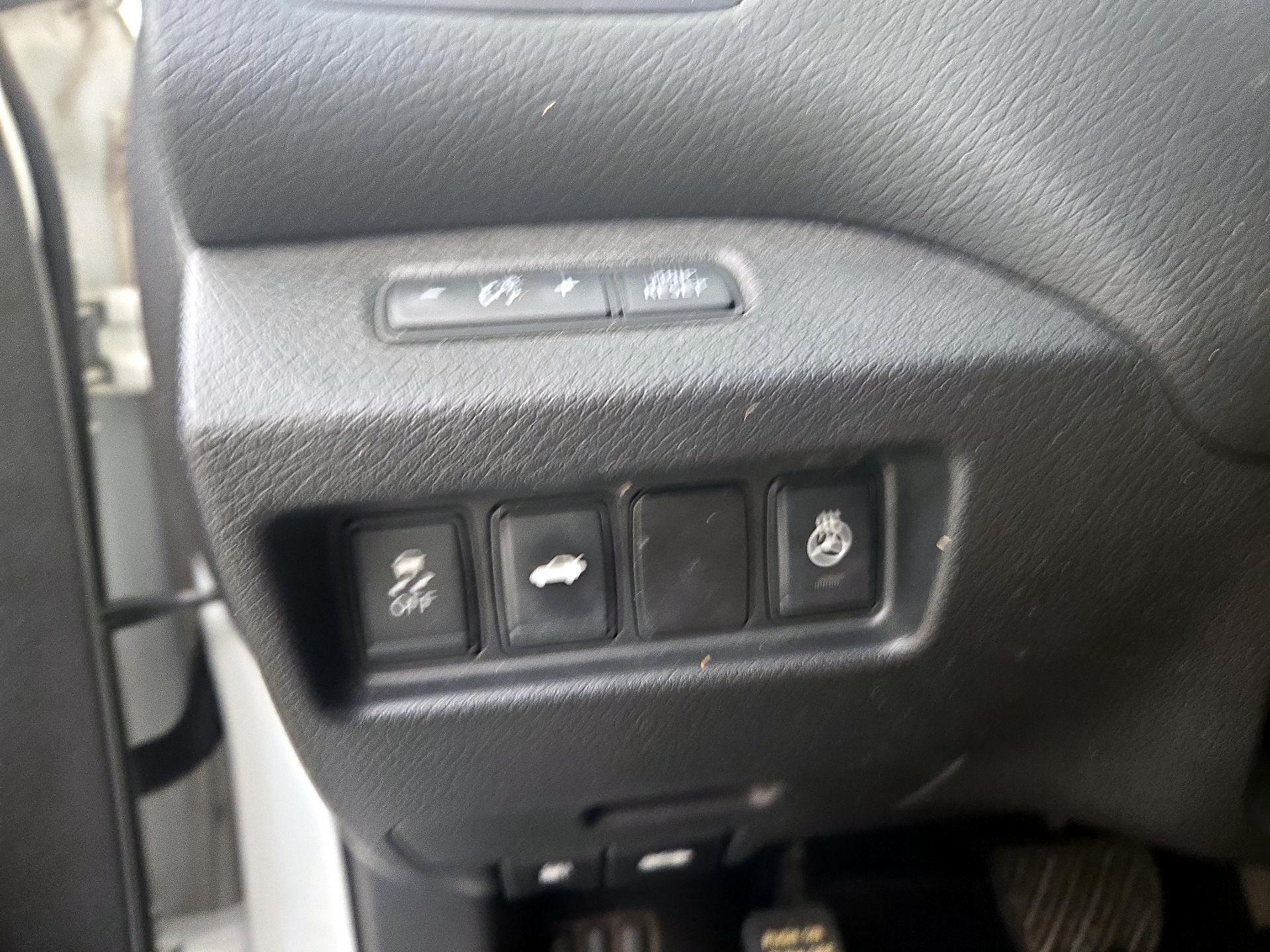 Thumbnail: 2015 Nissan Altima - 13