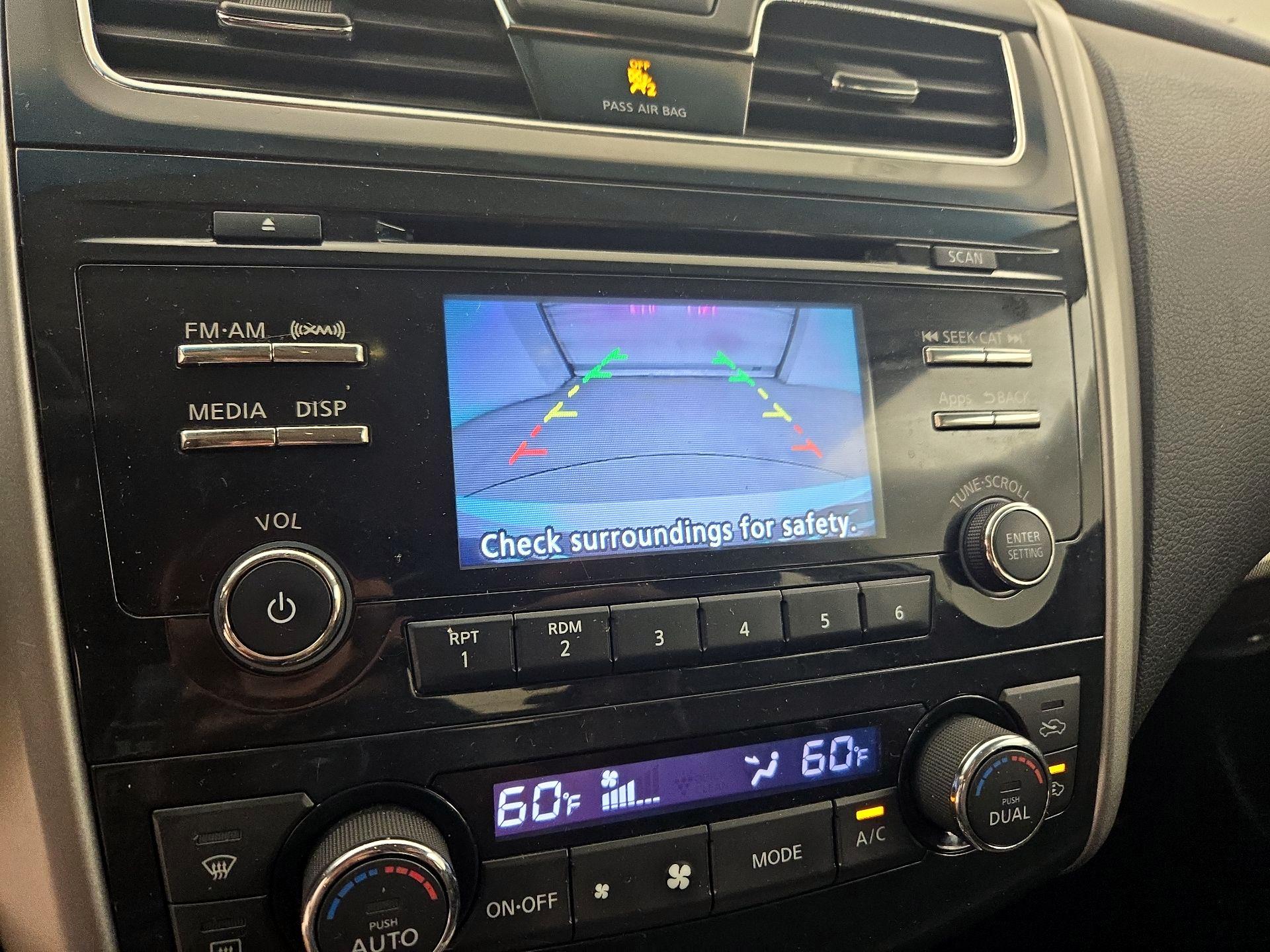 Thumbnail: 2015 Nissan Altima - 14