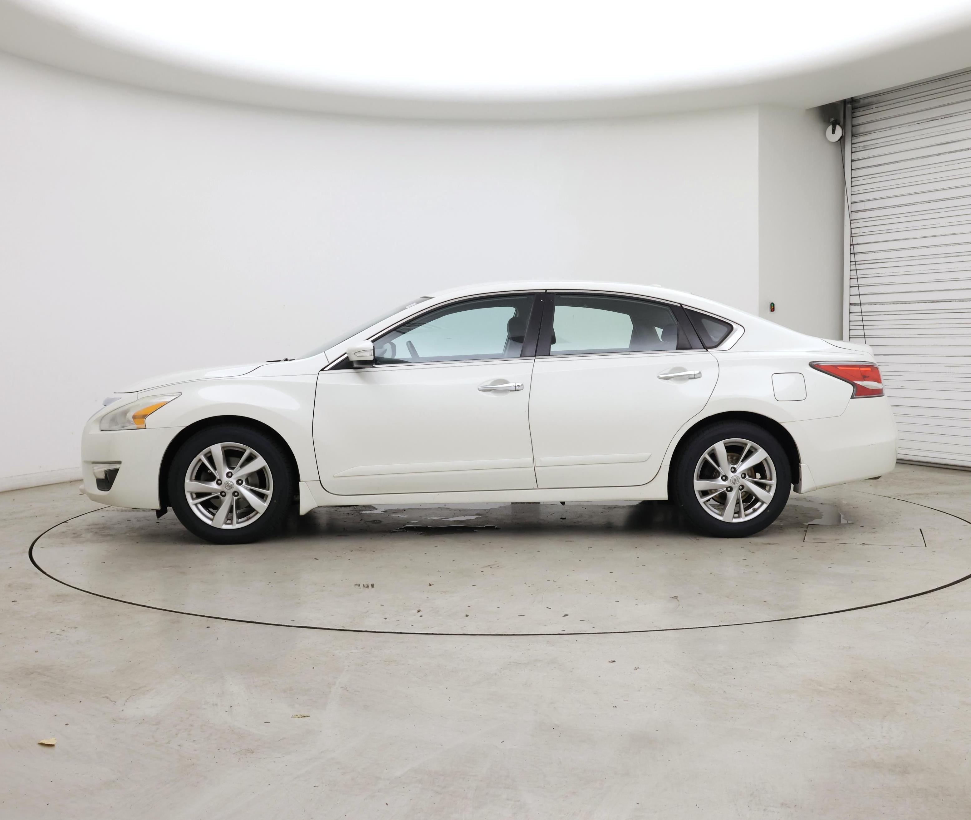 Thumbnail: 2015 Nissan Altima - 3