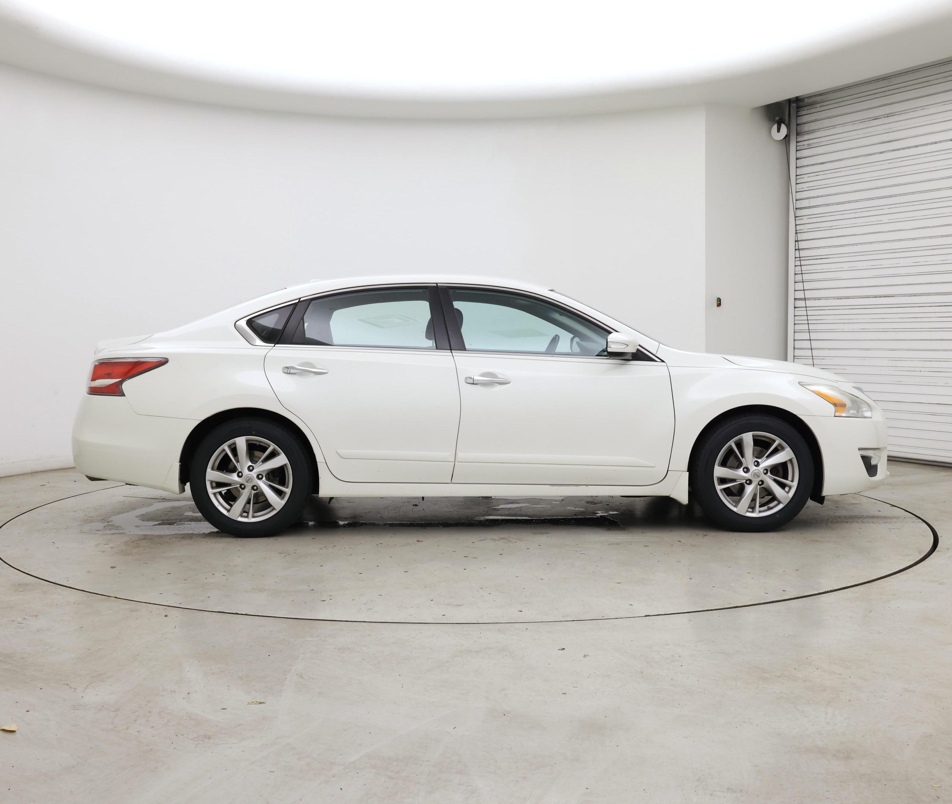 Thumbnail: 2015 Nissan Altima - 7