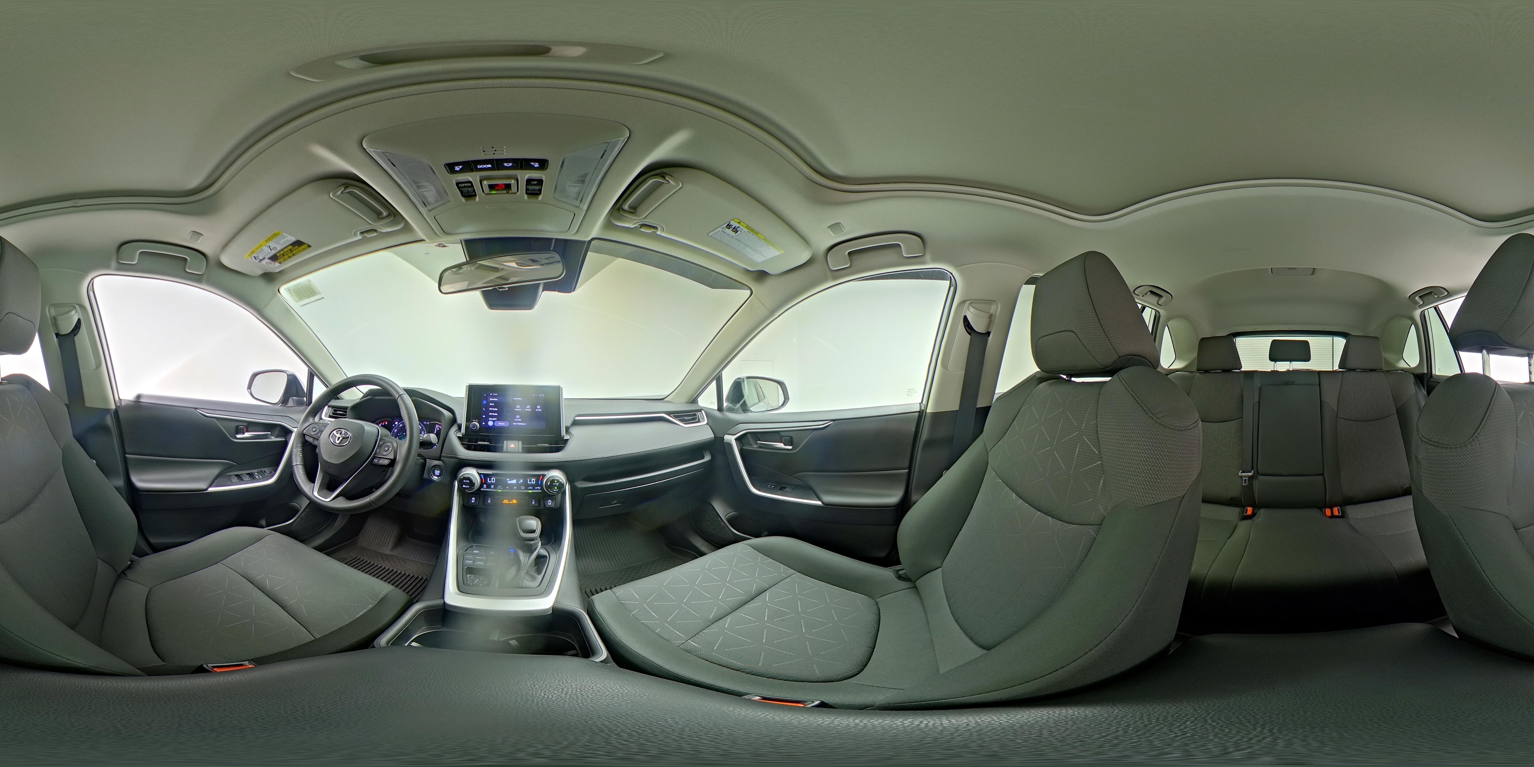 2024 Toyota RAV4 XLE - Photo 24