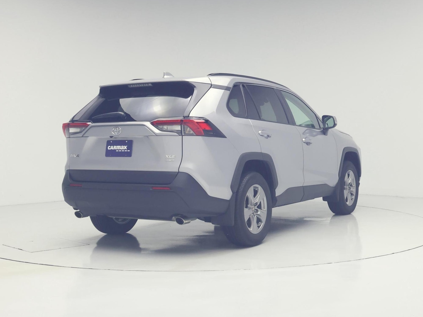 2024 Toyota RAV4 XLE - Photo 9