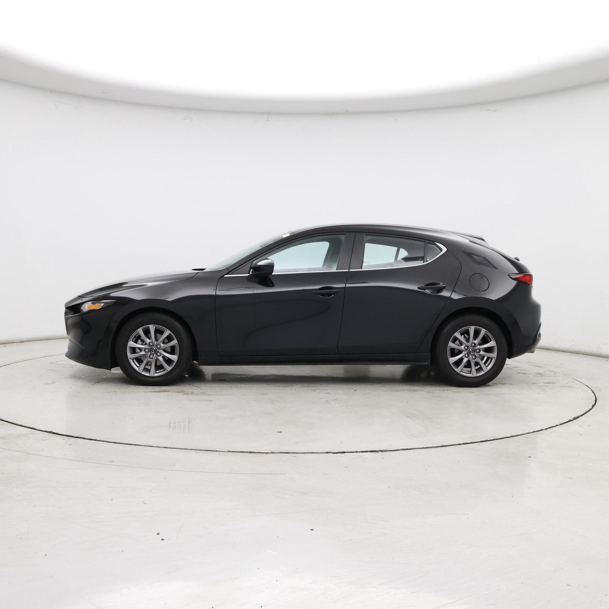 Thumbnail: 2022 Mazda Mazda3 - 3