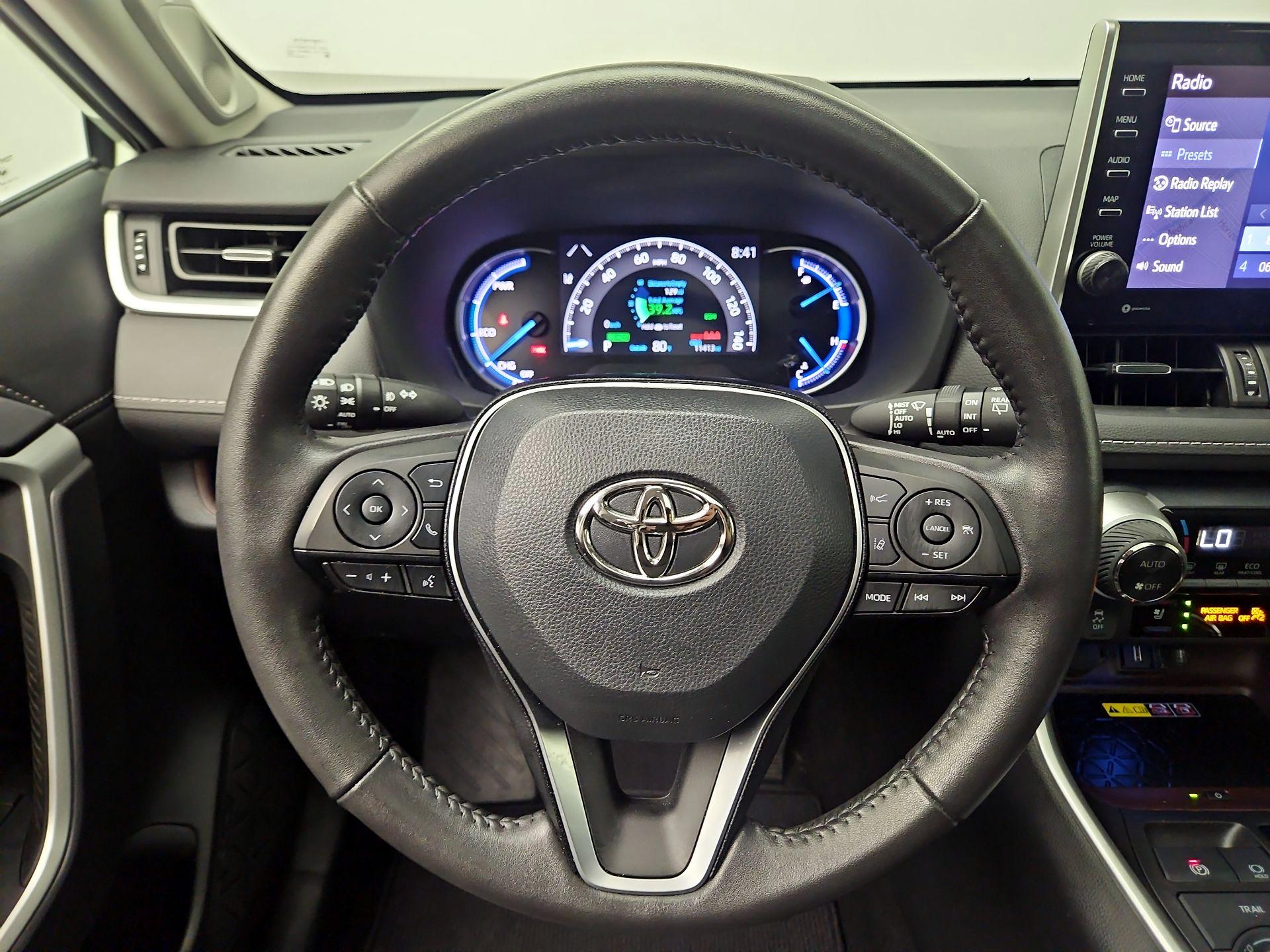 Thumbnail: 2022 Toyota RAV4 - 10