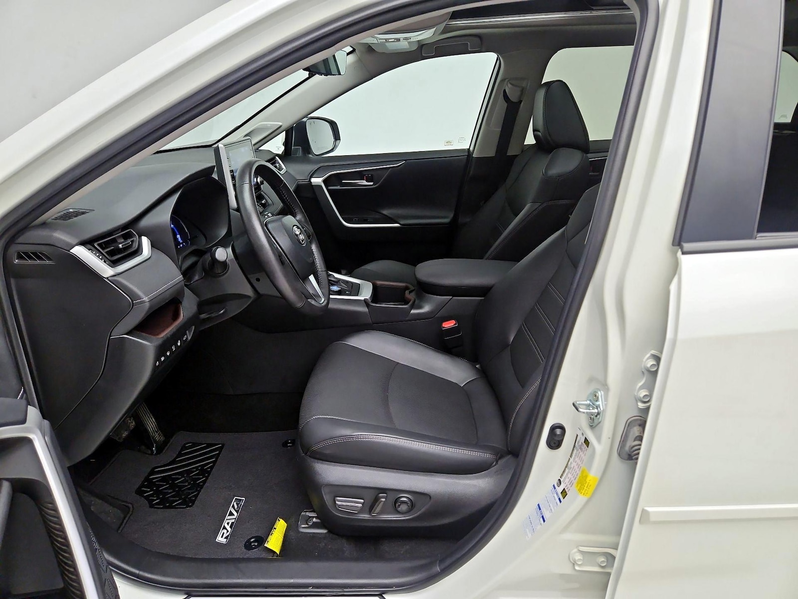 2022 Toyota RAV4 Limited - Photo 12
