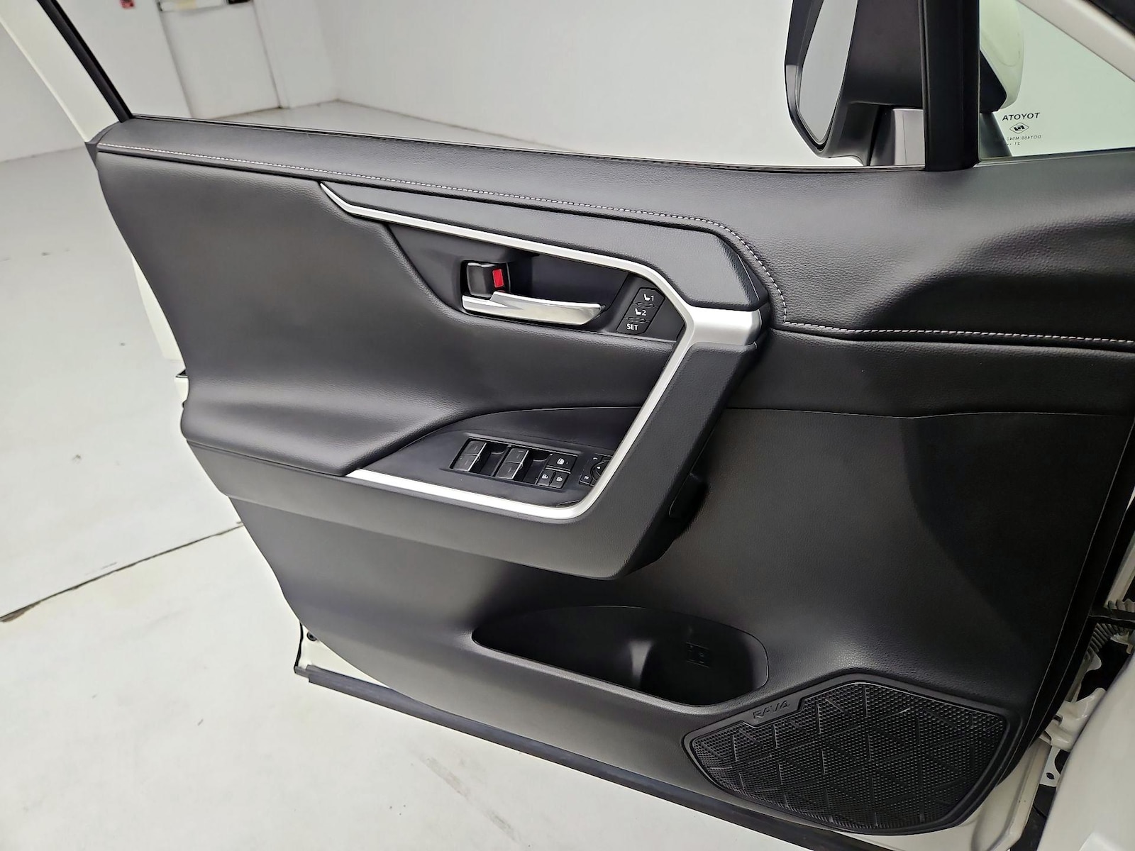 2022 Toyota RAV4 Limited - Photo 13