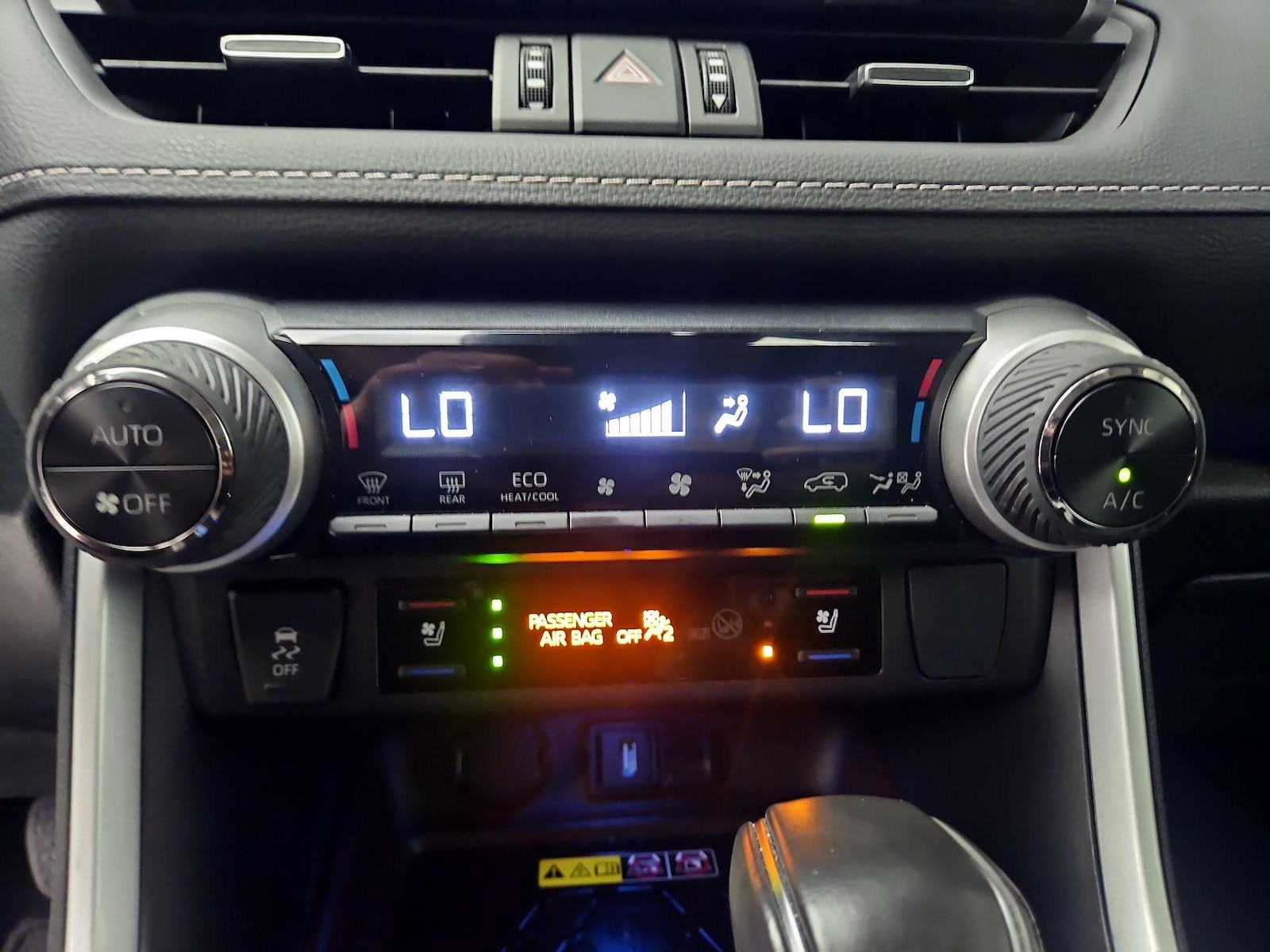 2022 Toyota RAV4 Limited - Photo 17