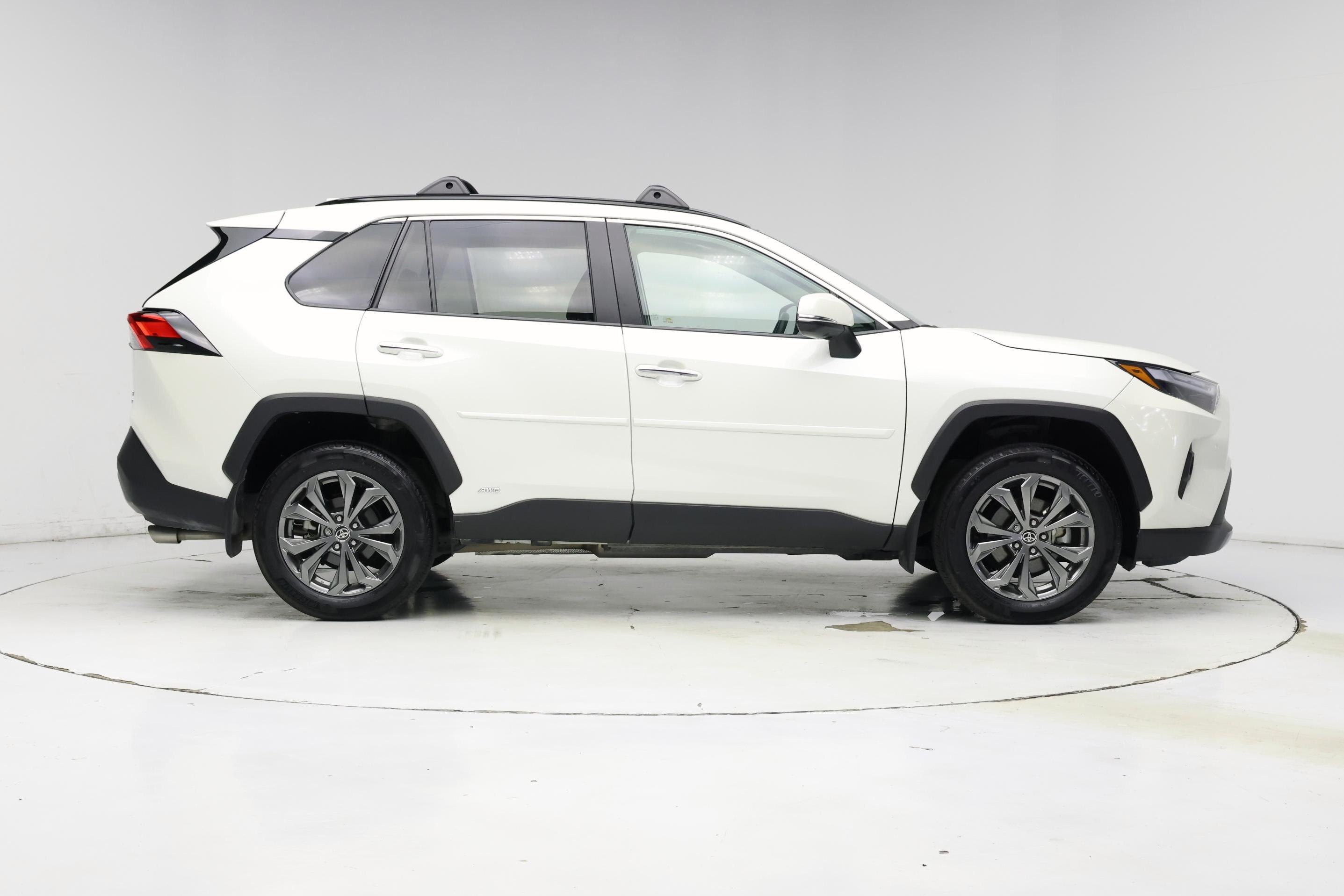 Thumbnail: 2022 Toyota RAV4 - 7