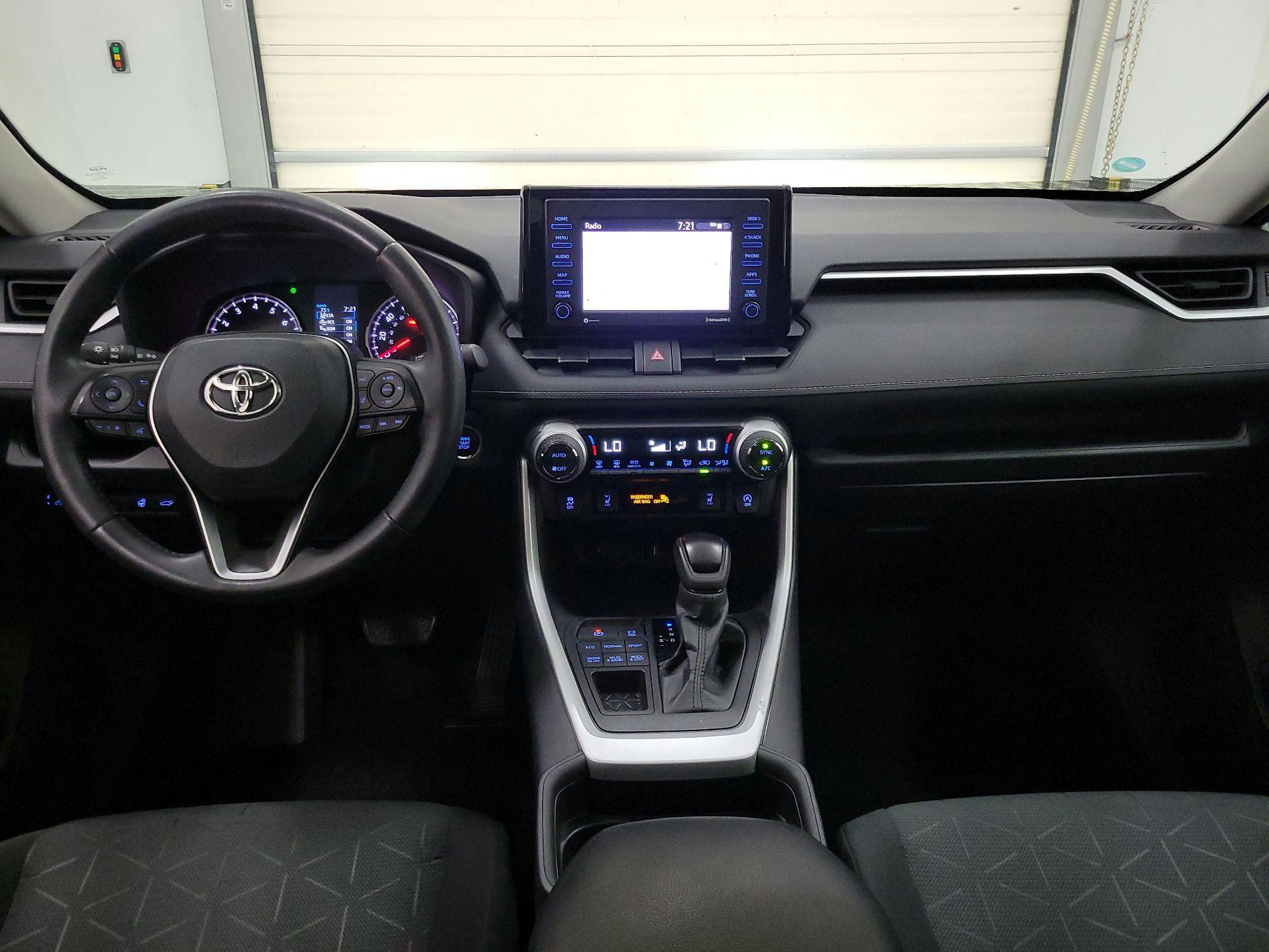 Thumbnail: 2021 Toyota RAV4 - 9