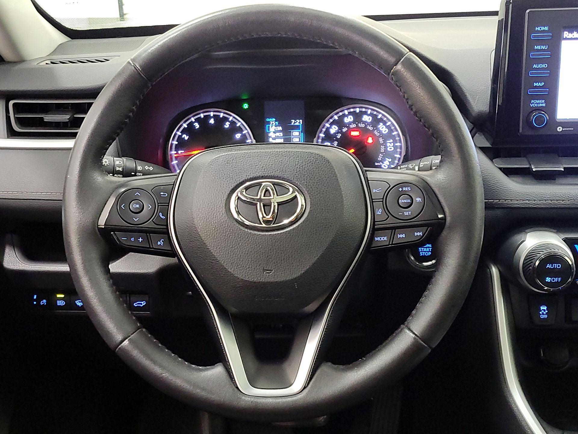 Thumbnail: 2021 Toyota RAV4 - 10