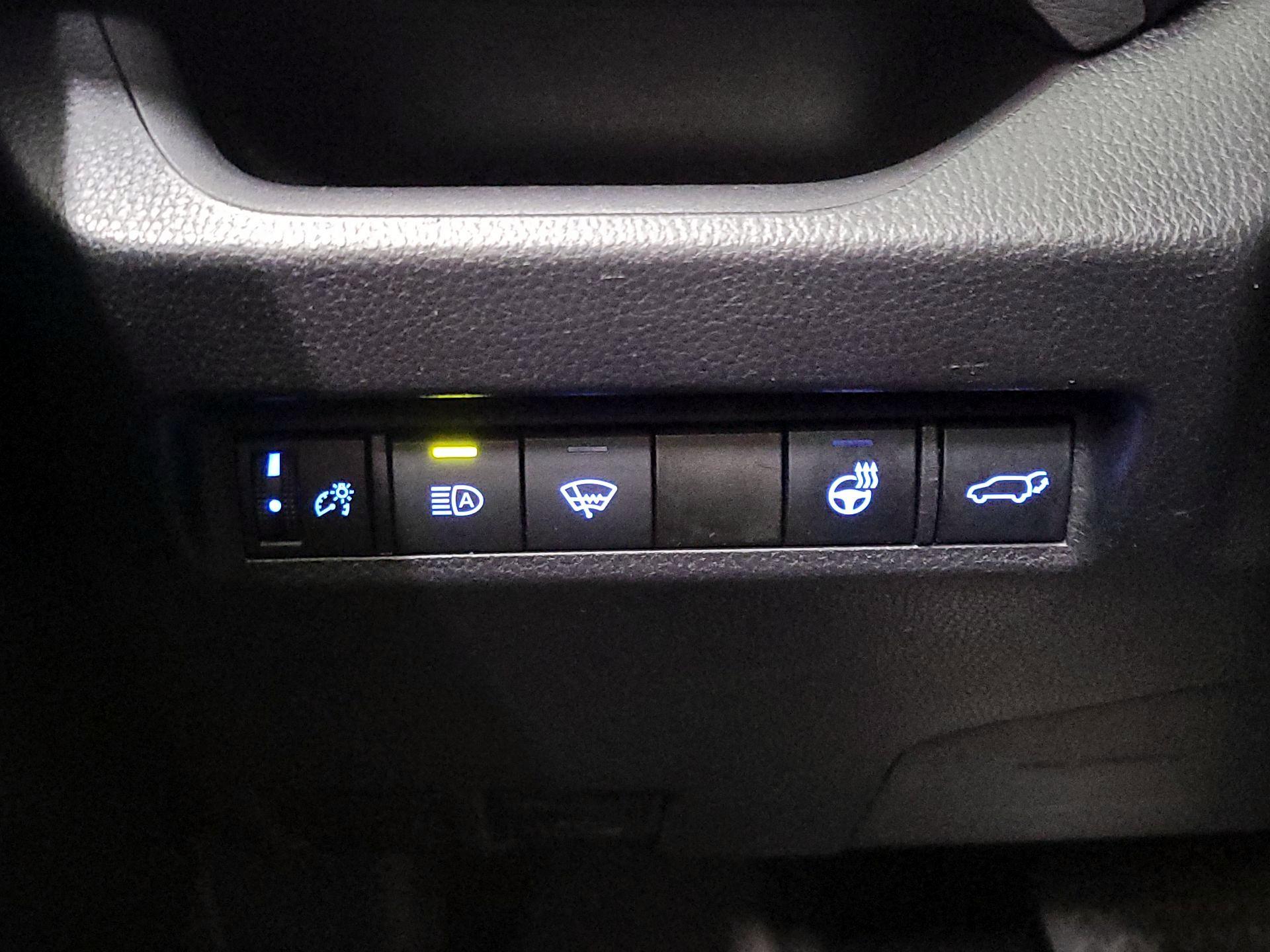 Thumbnail: 2021 Toyota RAV4 - 13