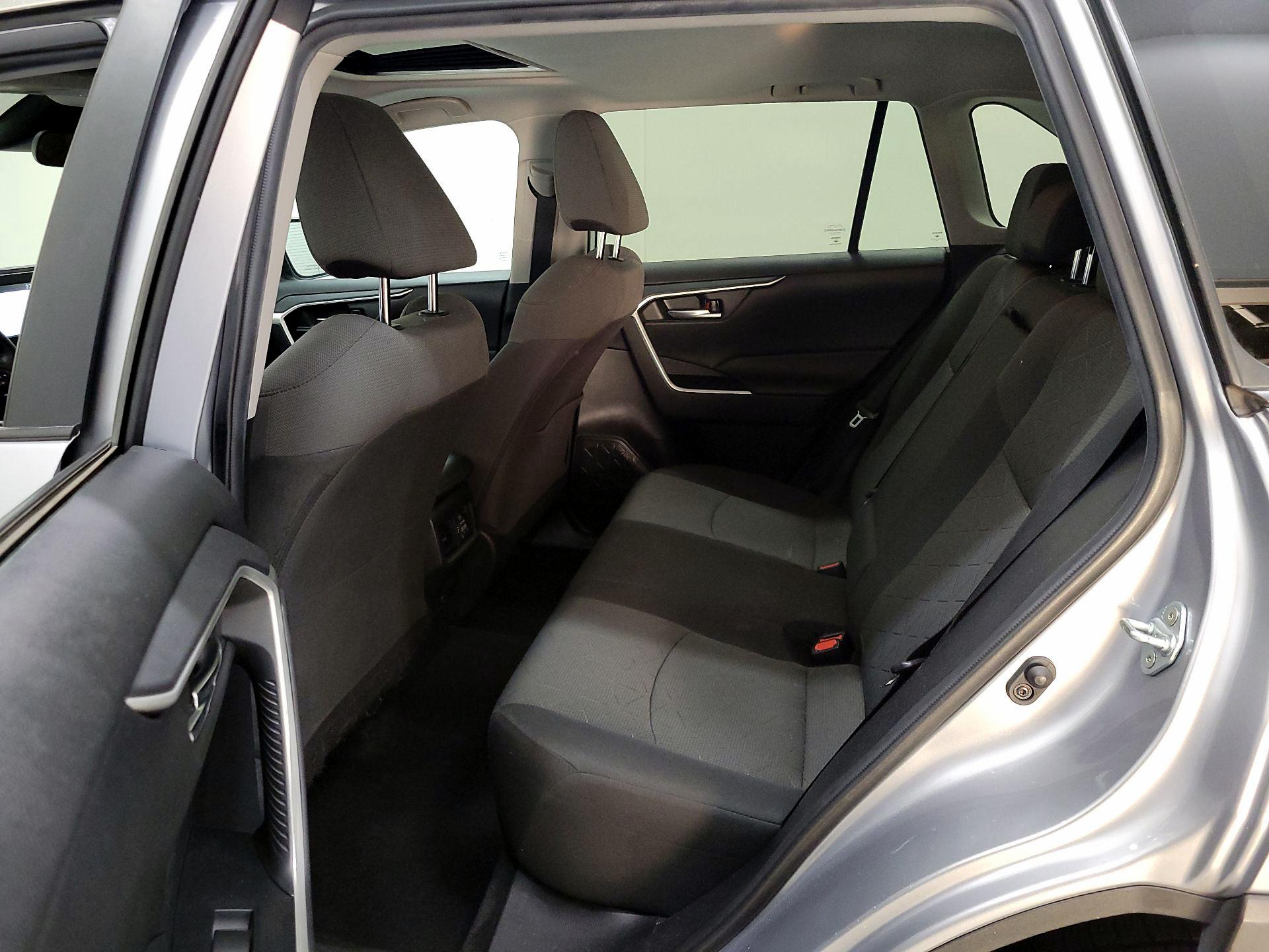 Thumbnail: 2021 Toyota RAV4 - 20