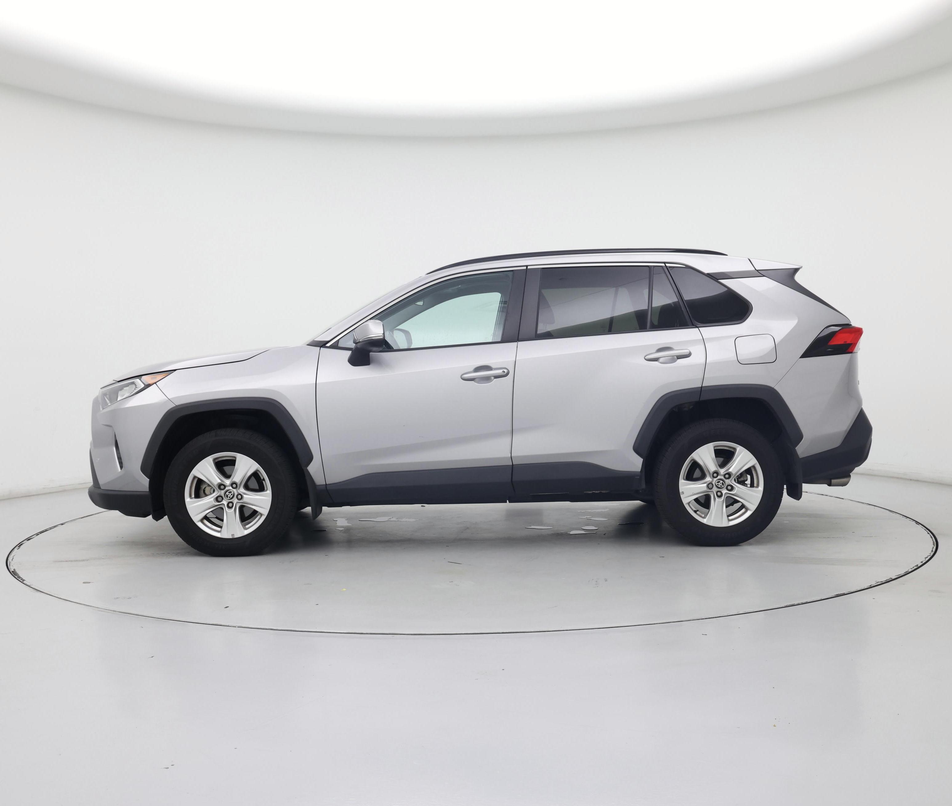 Thumbnail: 2021 Toyota RAV4 - 3