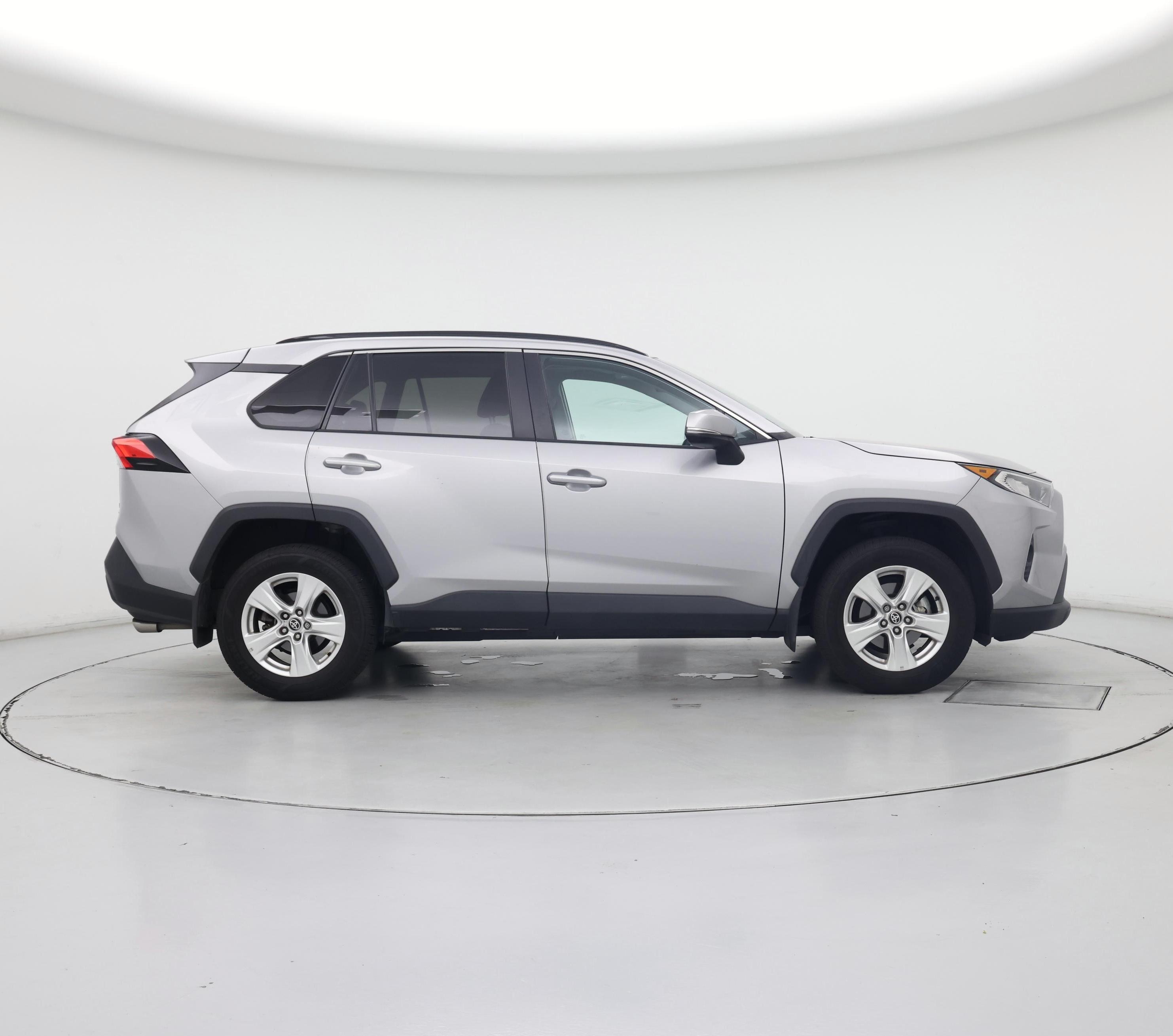 Thumbnail: 2021 Toyota RAV4 - 7