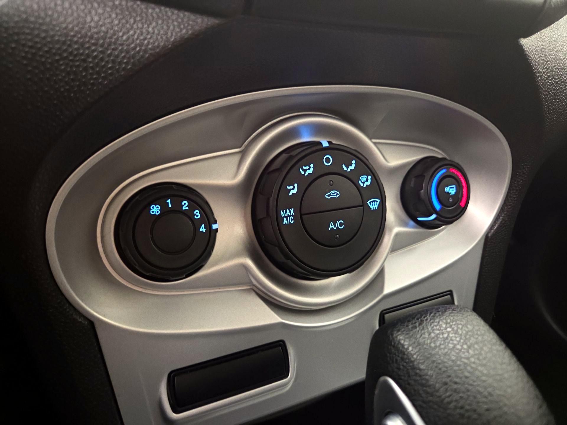 Thumbnail: 2019 Ford Fiesta - 16