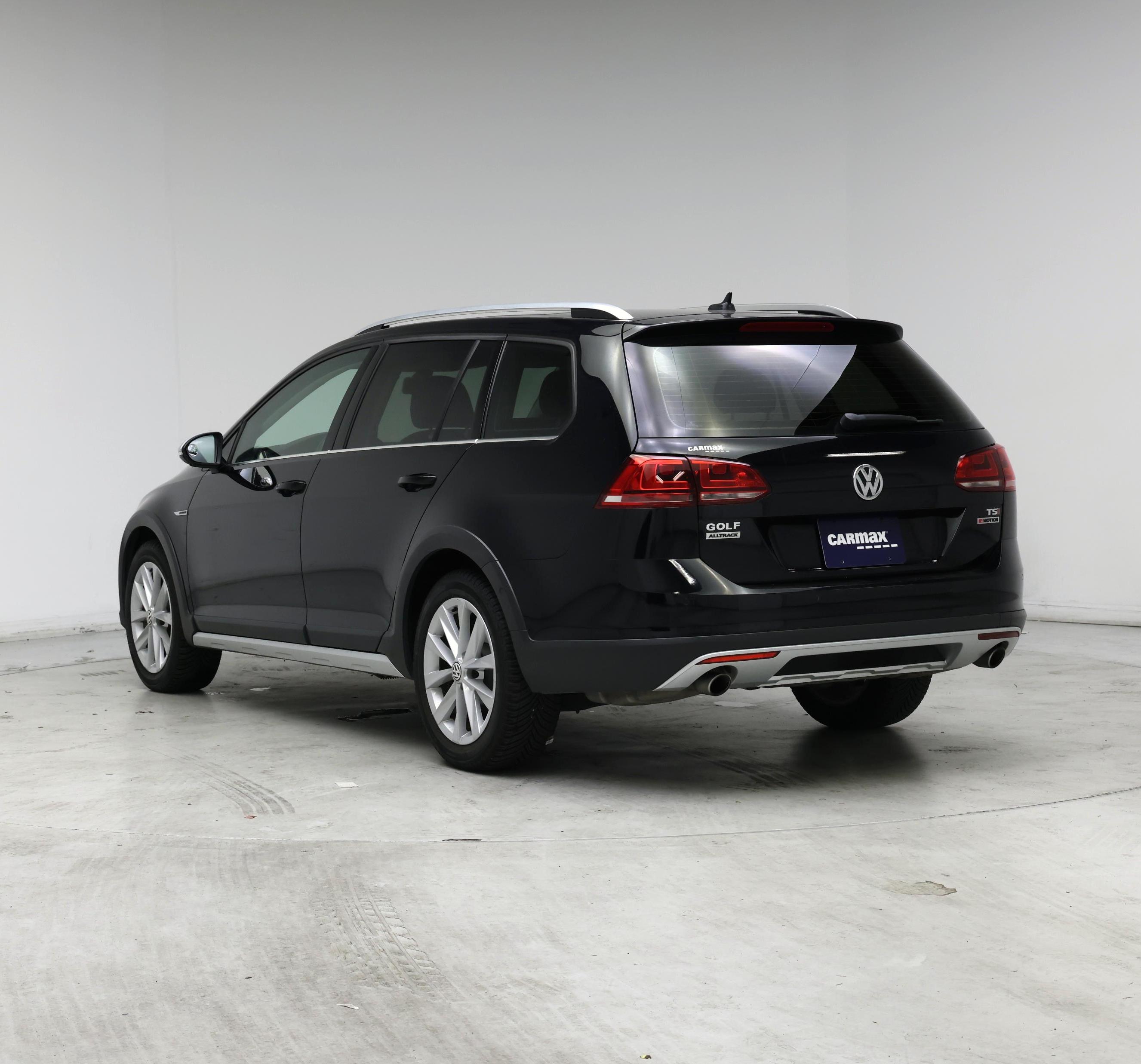 Thumbnail: 2017 Volkswagen Golf - 2