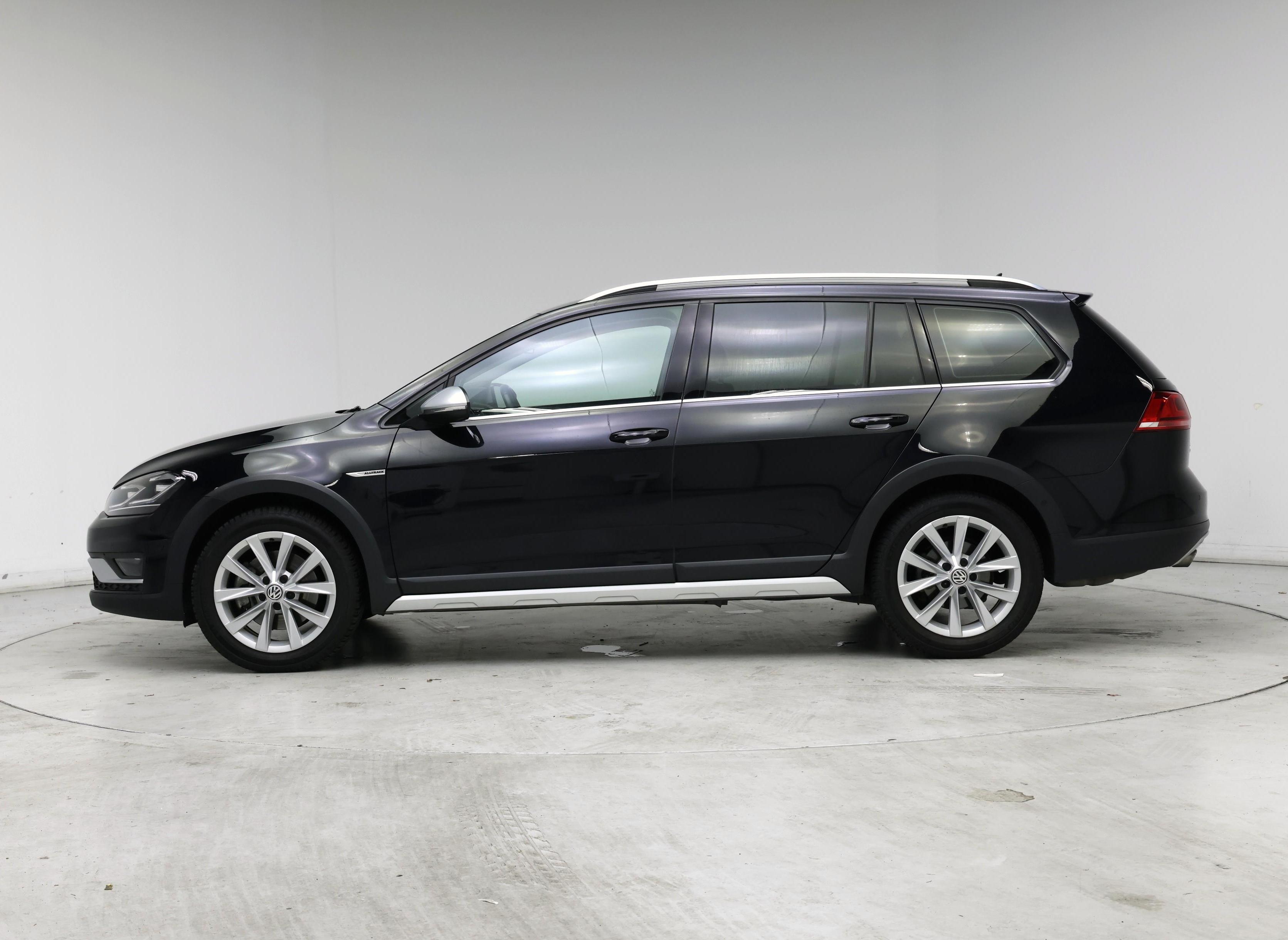 Thumbnail: 2017 Volkswagen Golf - 3