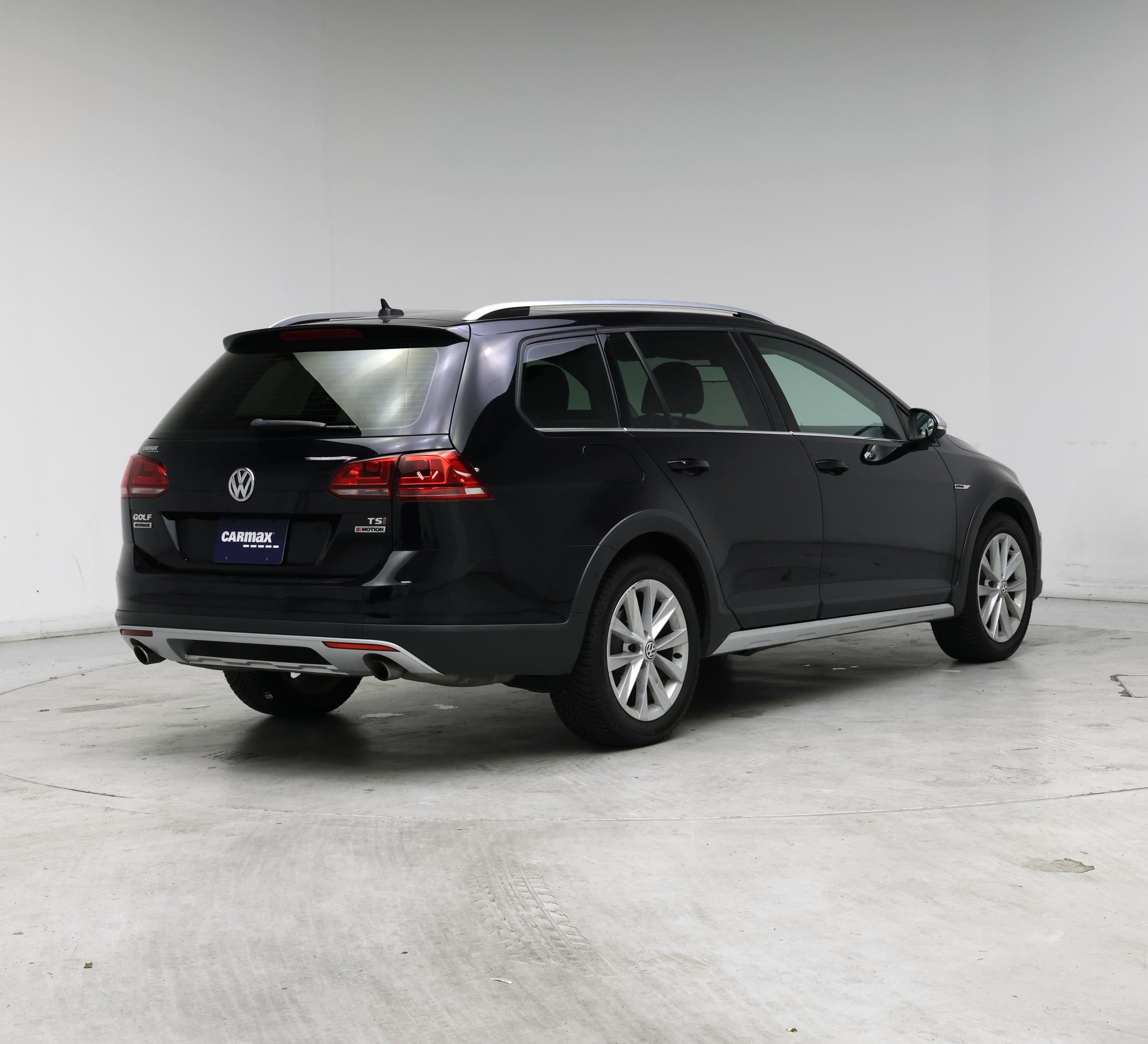 Thumbnail: 2017 Volkswagen Golf - 8