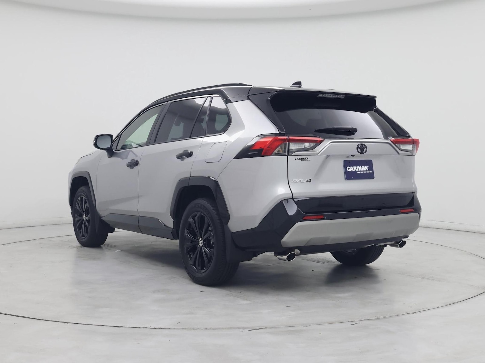 2025 Toyota RAV4 XSE - Photo 3