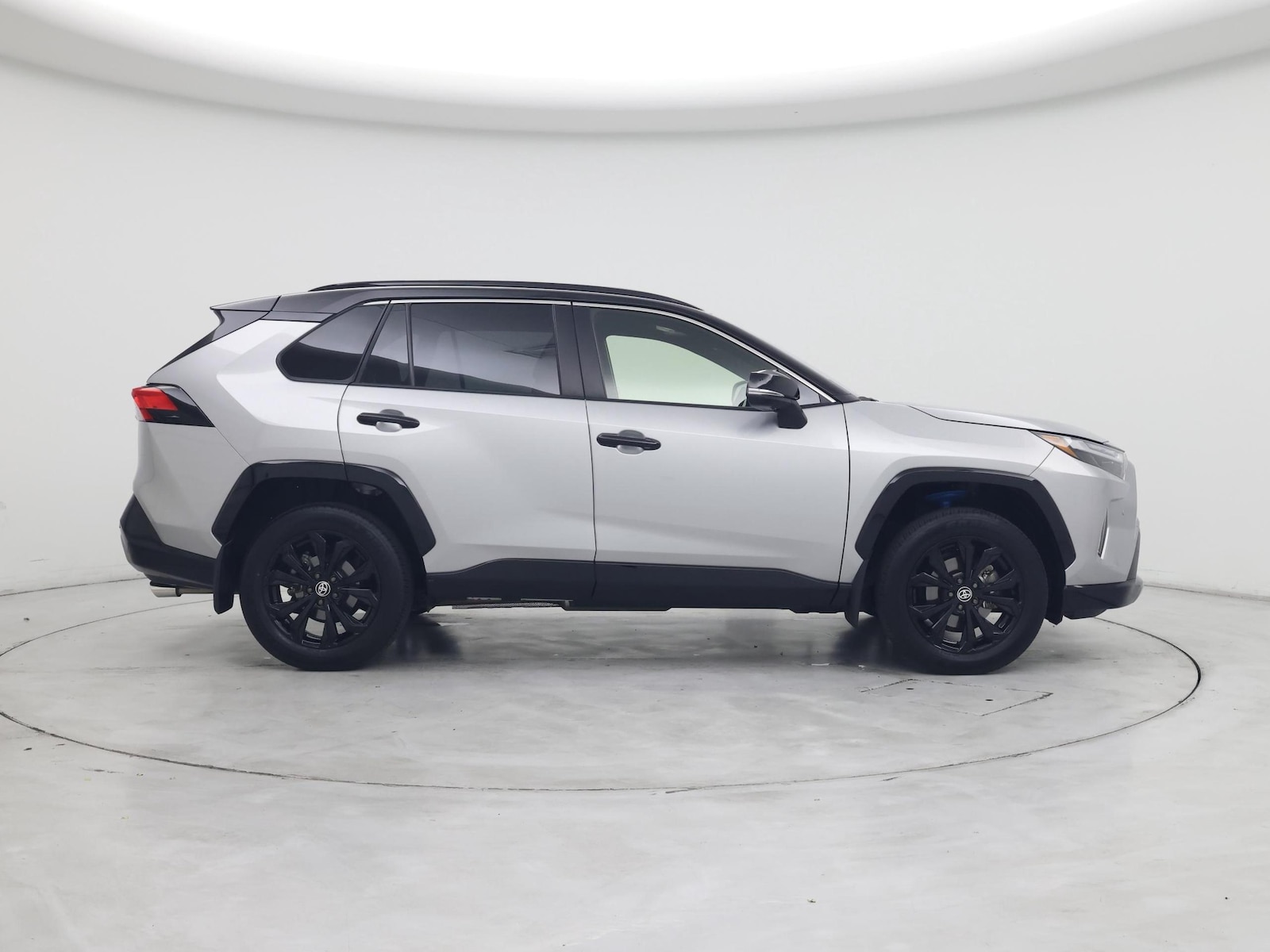 2025 Toyota RAV4 XSE - Photo 8