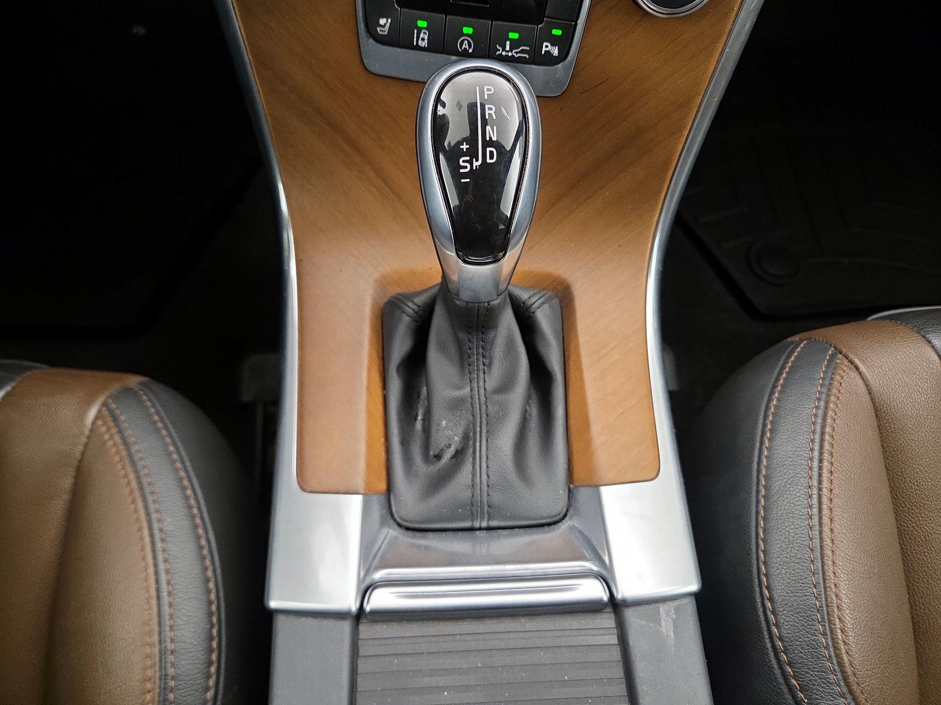 Thumbnail: 2016 Volvo XC60 - 17