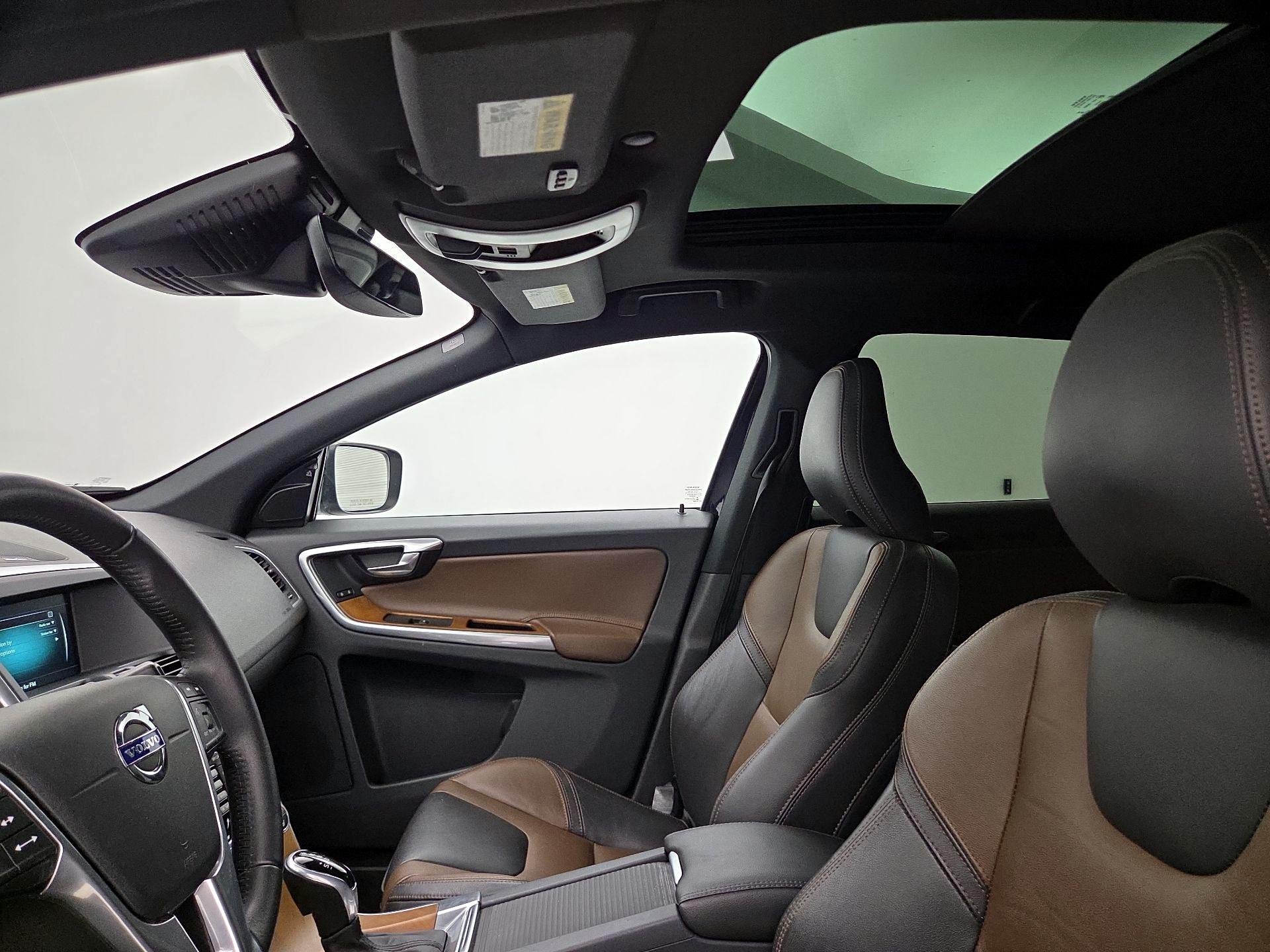 Thumbnail: 2016 Volvo XC60 - 19