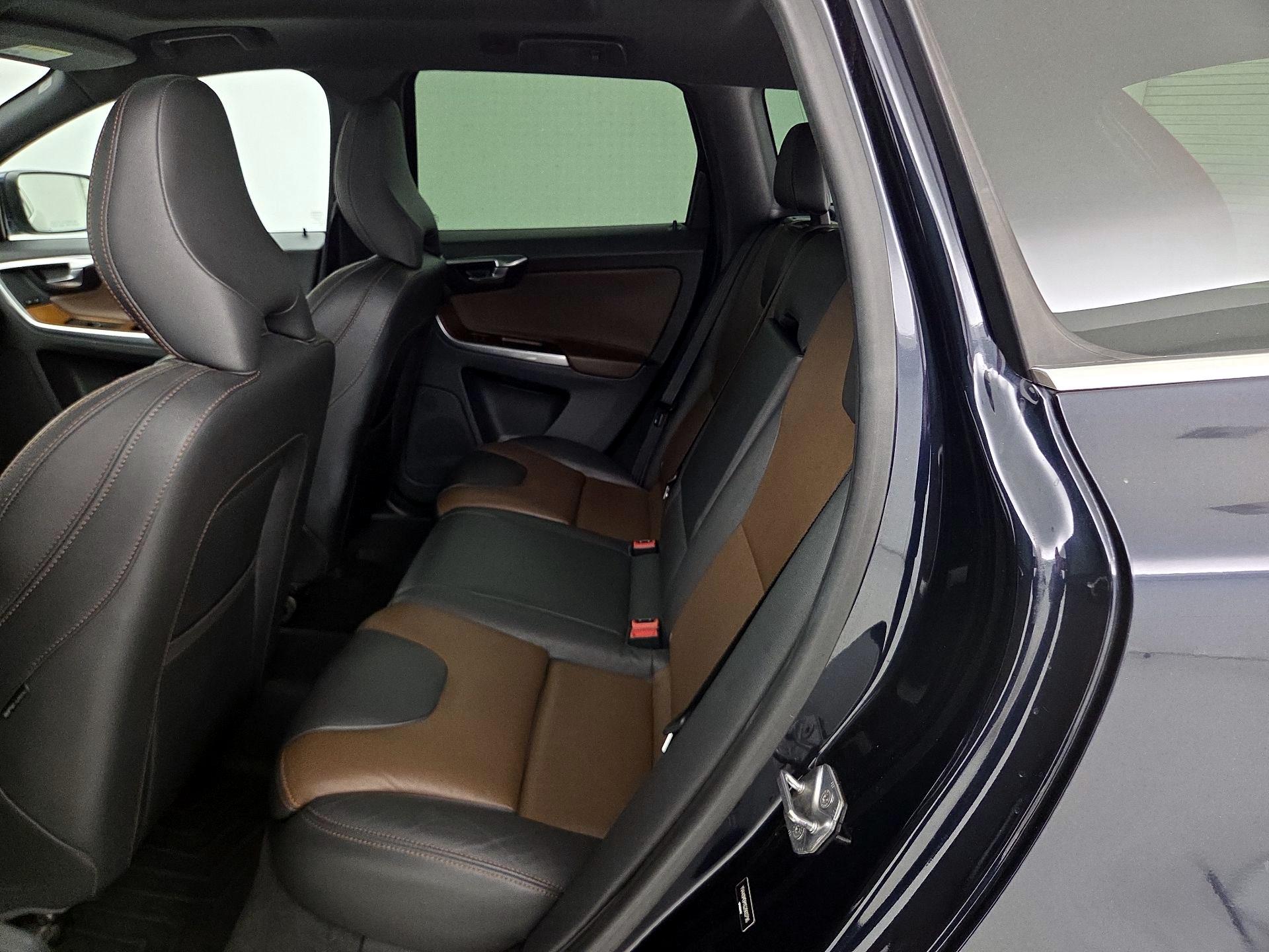 Thumbnail: 2016 Volvo XC60 - 20