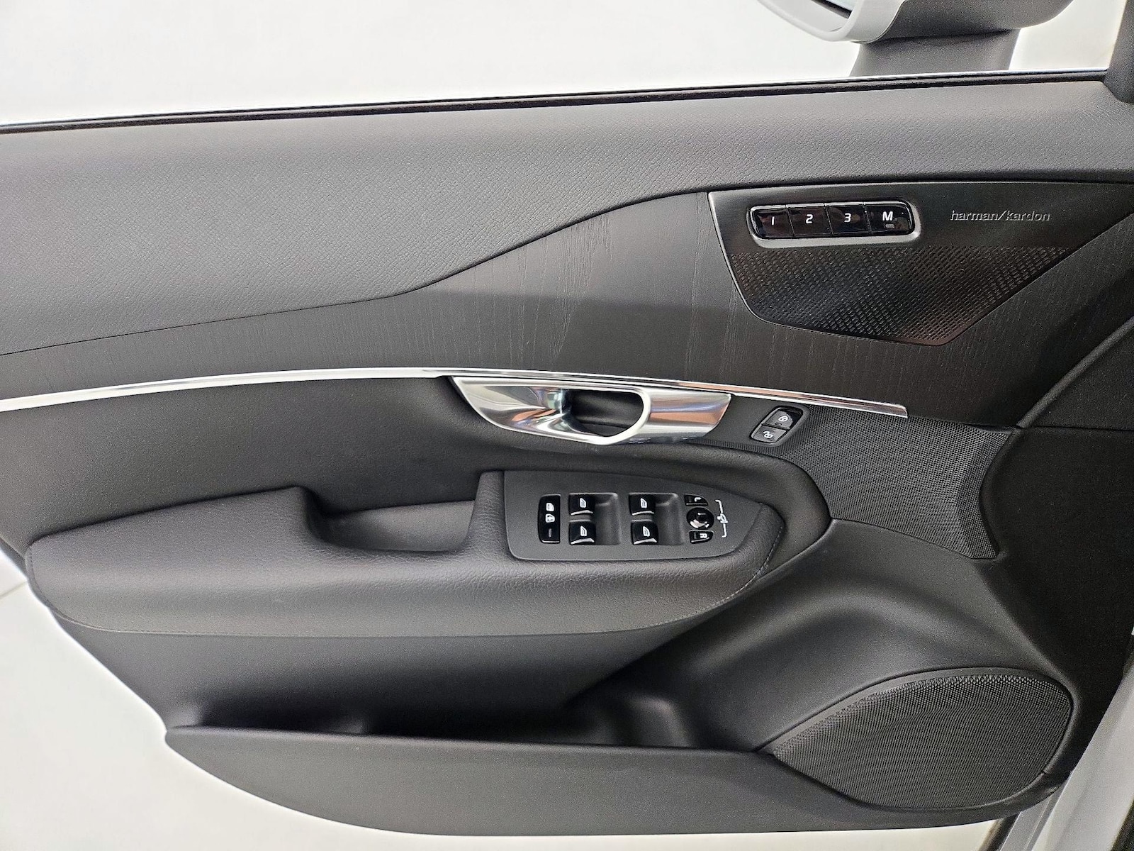 2020 Volvo XC90 Momentum - Photo 13