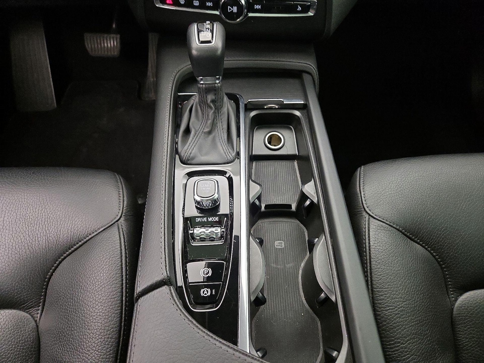 2020 Volvo XC90 Momentum - Photo 19