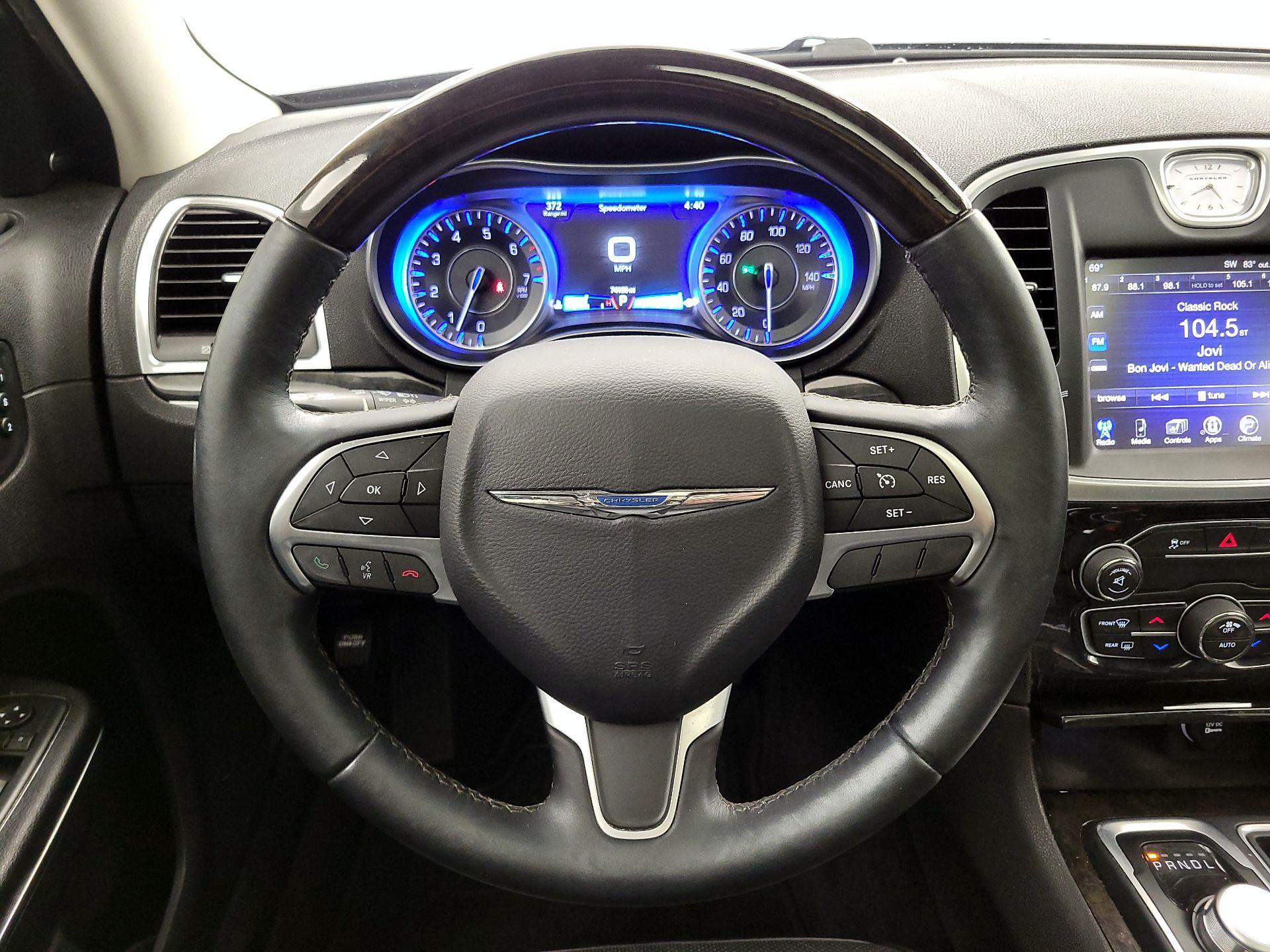 Thumbnail: 2016 Chrysler 300 - 10