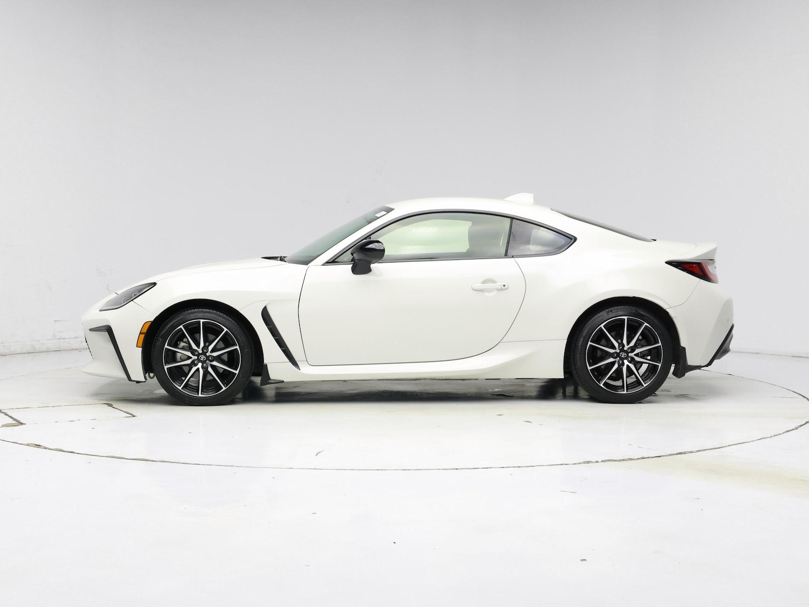 2023 Toyota GR86 Base - Photo 4