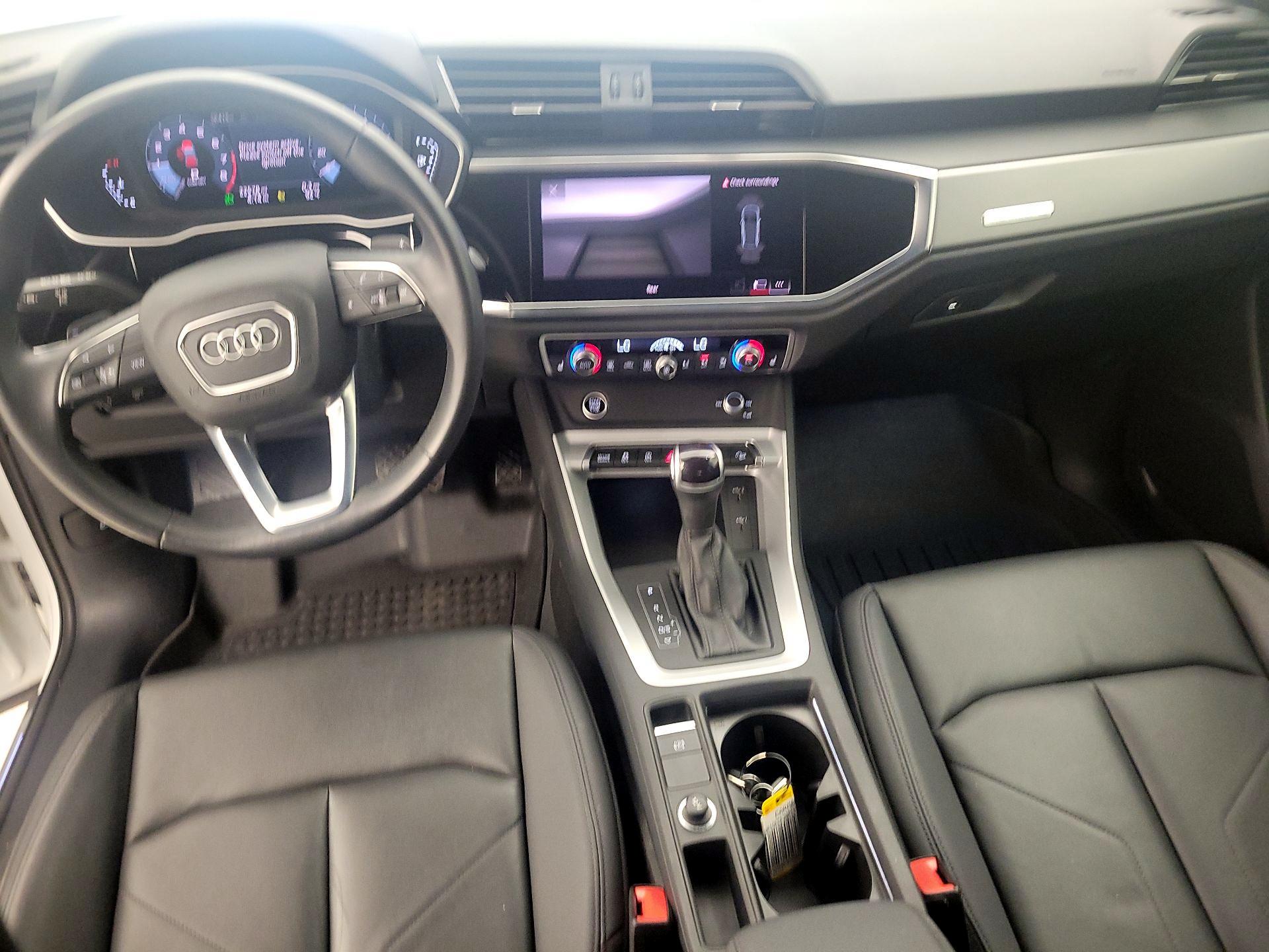 Thumbnail: 2023 Audi Q3 - 9