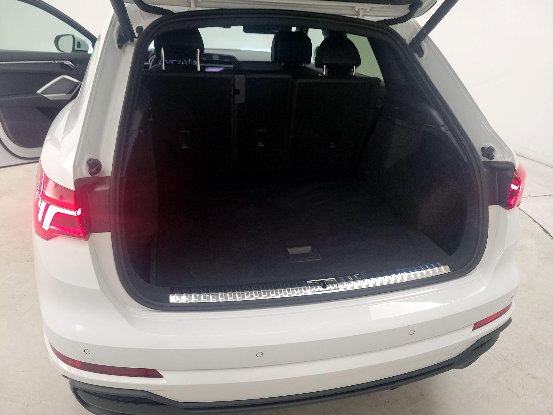 Thumbnail: 2023 Audi Q3 - 20