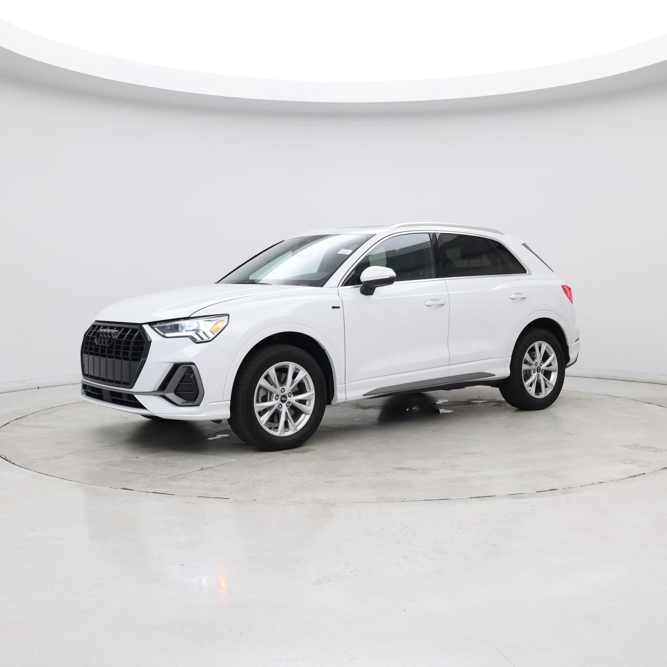 Thumbnail: 2023 Audi Q3 - 3