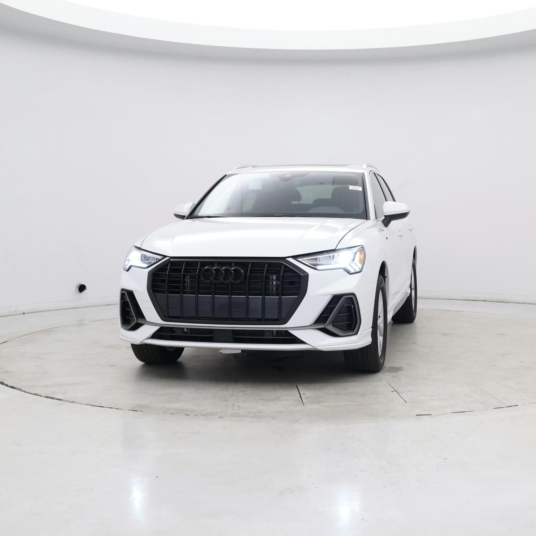 Thumbnail: 2023 Audi Q3 - 4