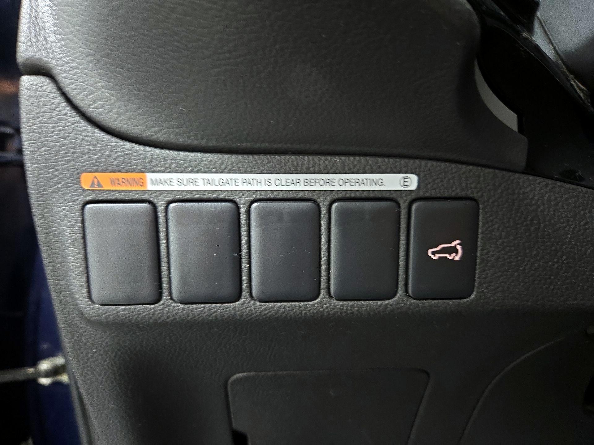 Thumbnail: 2017 Mitsubishi Outlander - 13