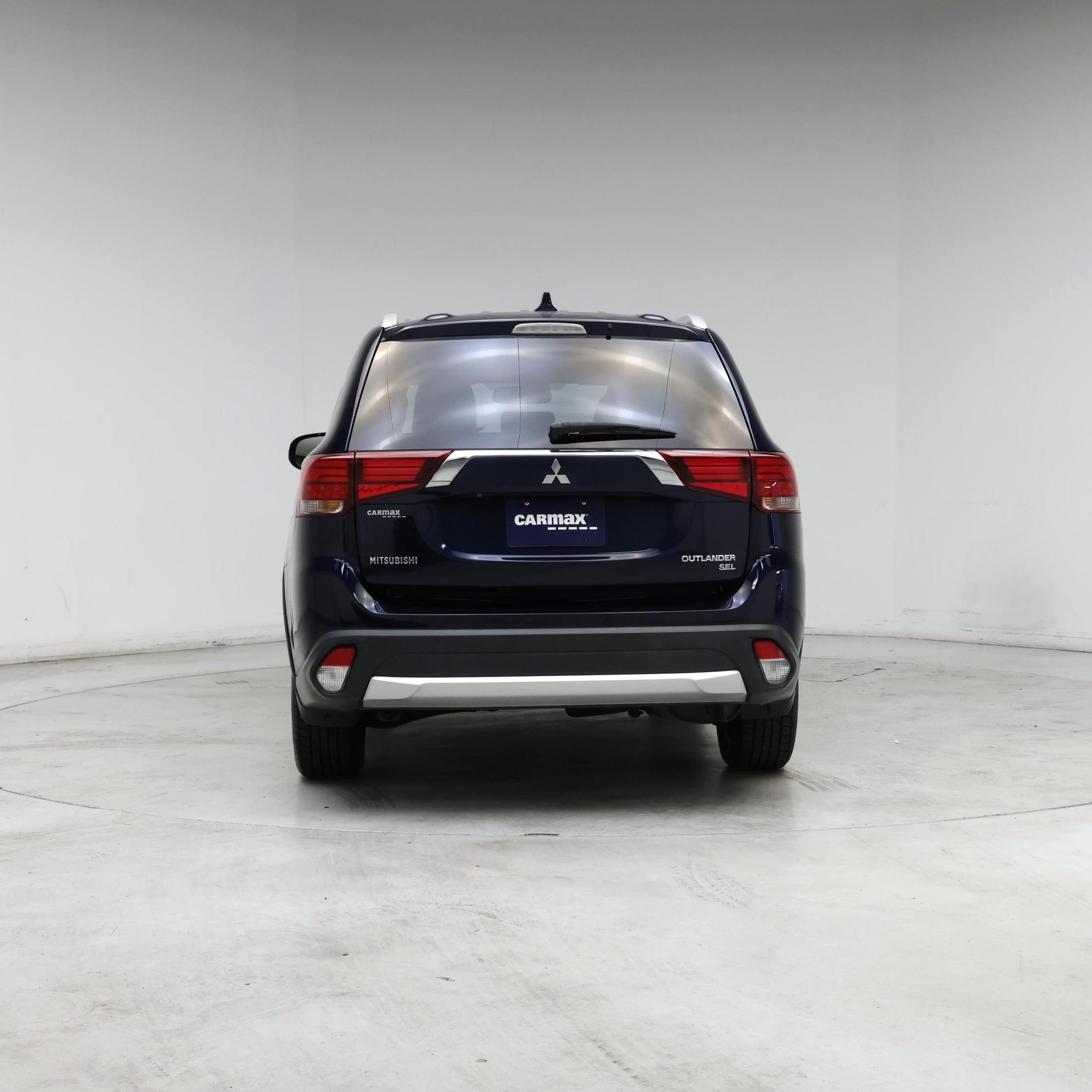 Thumbnail: 2017 Mitsubishi Outlander - 6